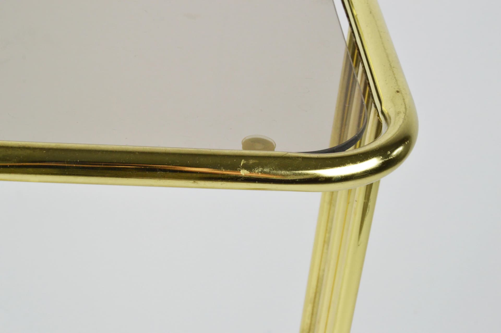 Kwietnik Hollywood Regency, metal złoty, szkło dymione, lata 80. - 86584