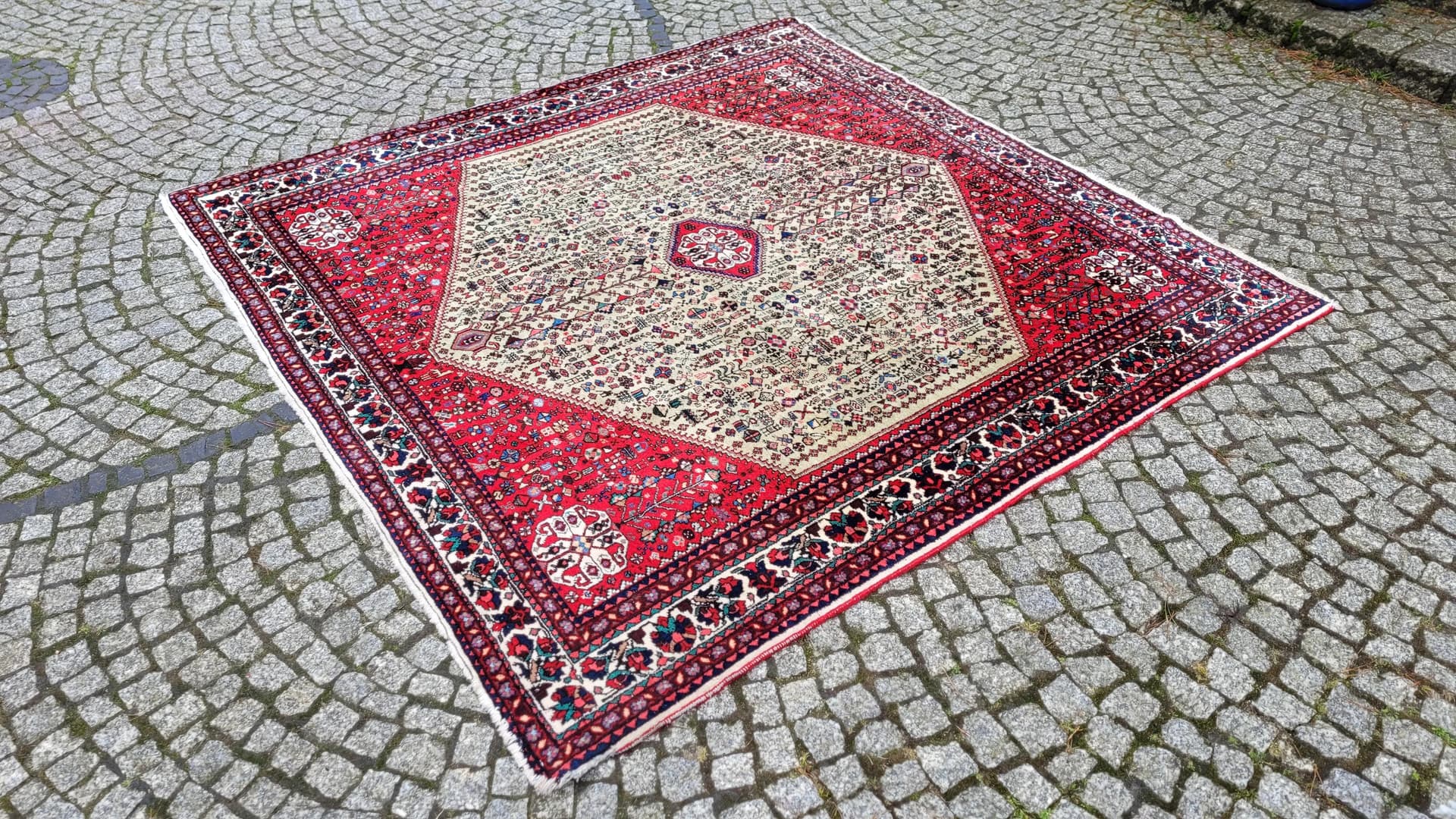 Persian Rug Shiraz 210x210 cm, red, wool, Iran - 88551