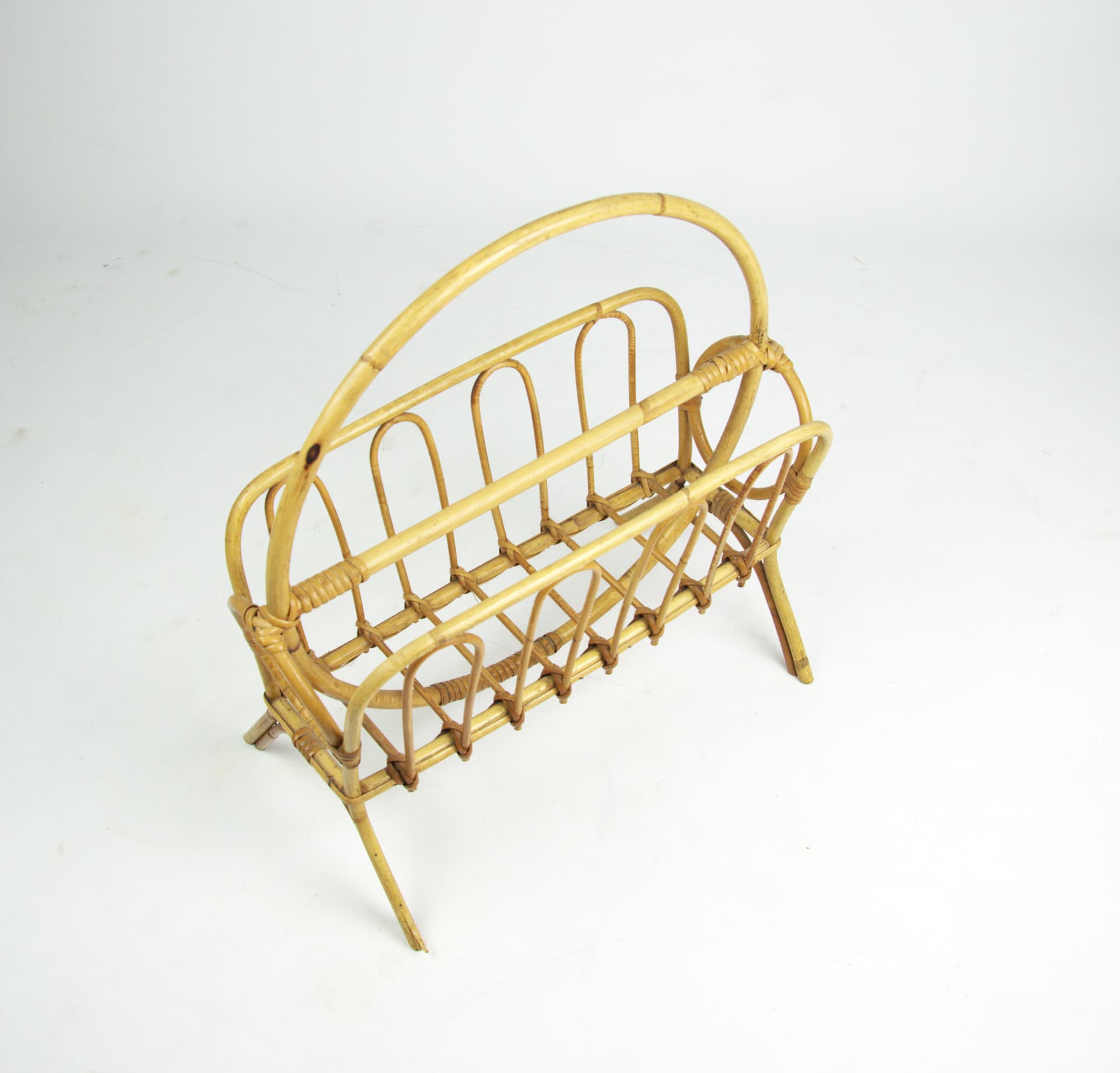 Gazetnik, żółty, bambus, Polska, lata 70. - 85807