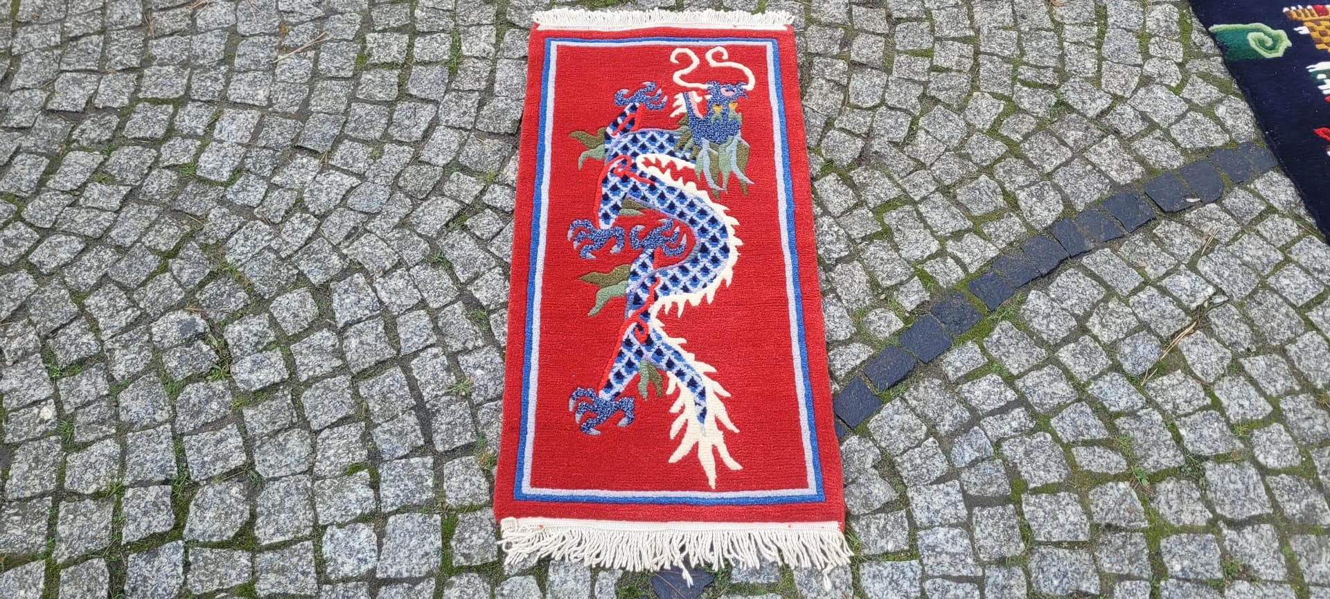 Dywan art déco, motyw smoka, multikolor, wełna, Chiny, początek XX w., 48x102 cm - 88415