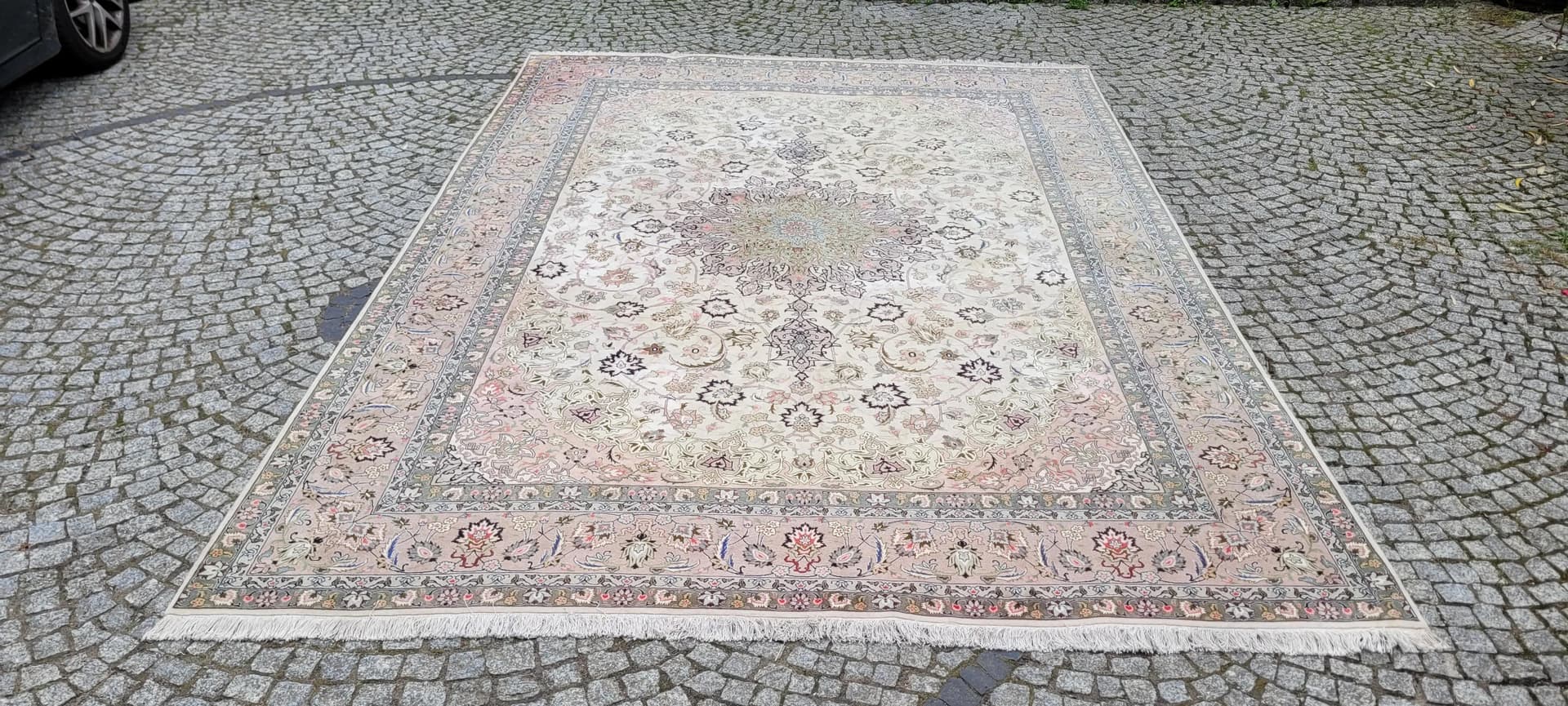 Dywan Tabriz Raj 250x370 cm, beżowy, wełna i jedwab, Iran, początek XX w. - 88355