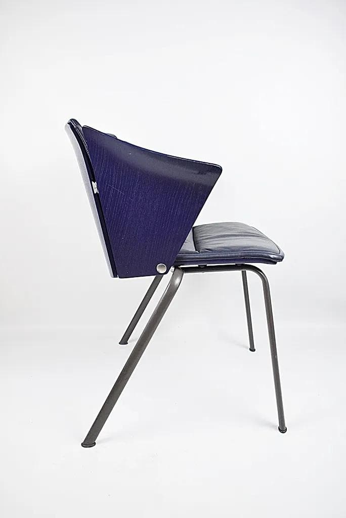 Pair of chairs VM3, navy blue leather, wood, metal, by V. Magistretti, for Fritz Hansen, Denmark, 1990s. - 85570