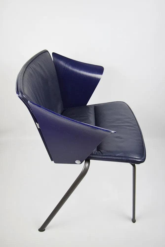 Pair of chairs VM3, navy blue leather, wood, metal, by V. Magistretti, for Fritz Hansen, Denmark, 1990s. - 85575