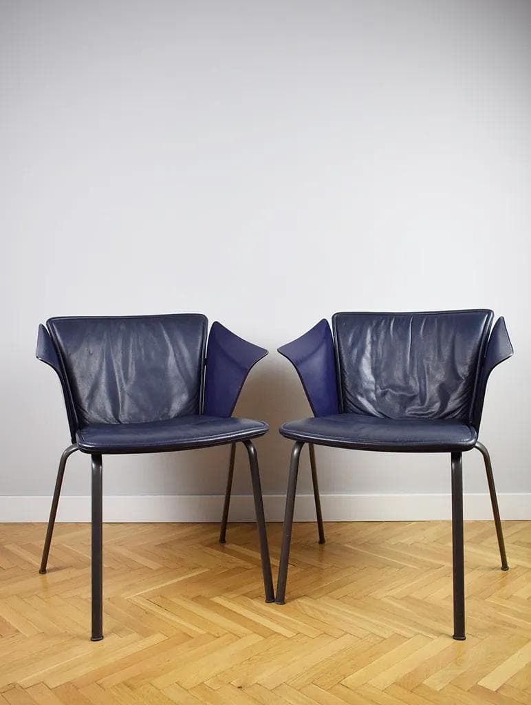 Pair of chairs VM3, navy blue leather, wood, metal, by V. Magistretti, for Fritz Hansen, Denmark, 1990s. - 85568
