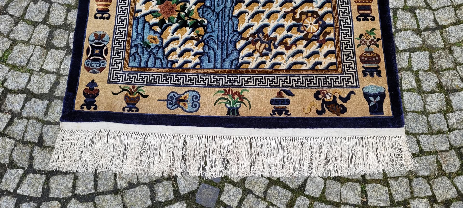 Dywan orientalny postaciowy 125x235 cm, jedwab beżowy, Chiny, początek XX w. - 88241