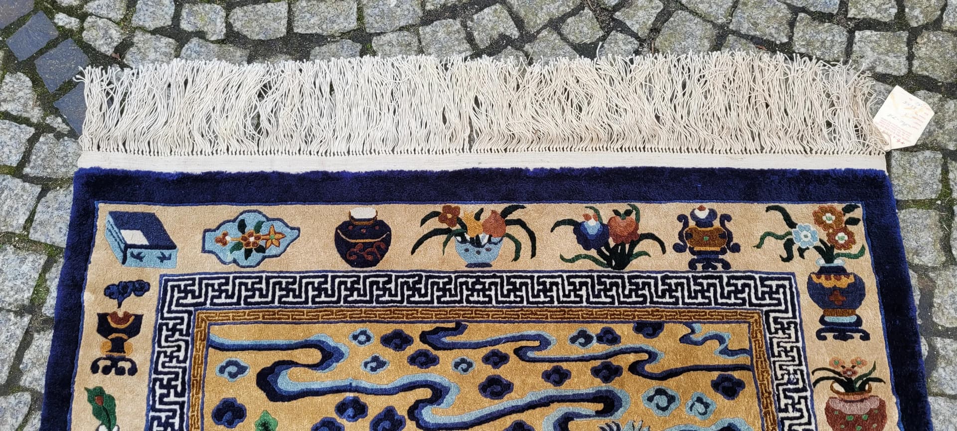 Dywan orientalny postaciowy 125x235 cm, jedwab beżowy, Chiny, początek XX w. - 88242