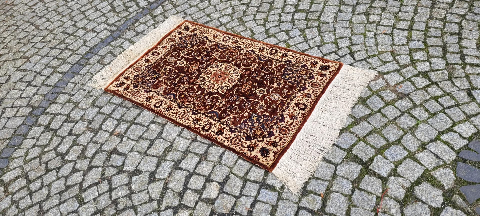 Dywan Ghom, 64x120 cm, jedwab brązowy, Iran - 88147