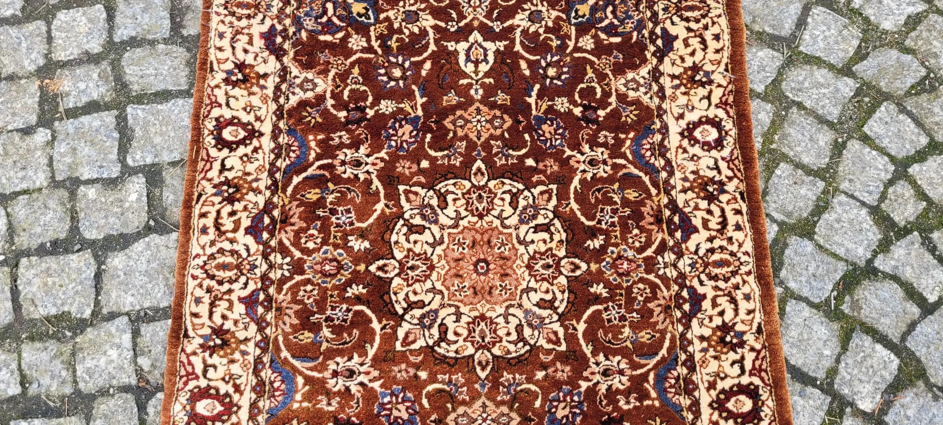 Dywan Ghom, 64x120 cm, jedwab brązowy, Iran - 88149
