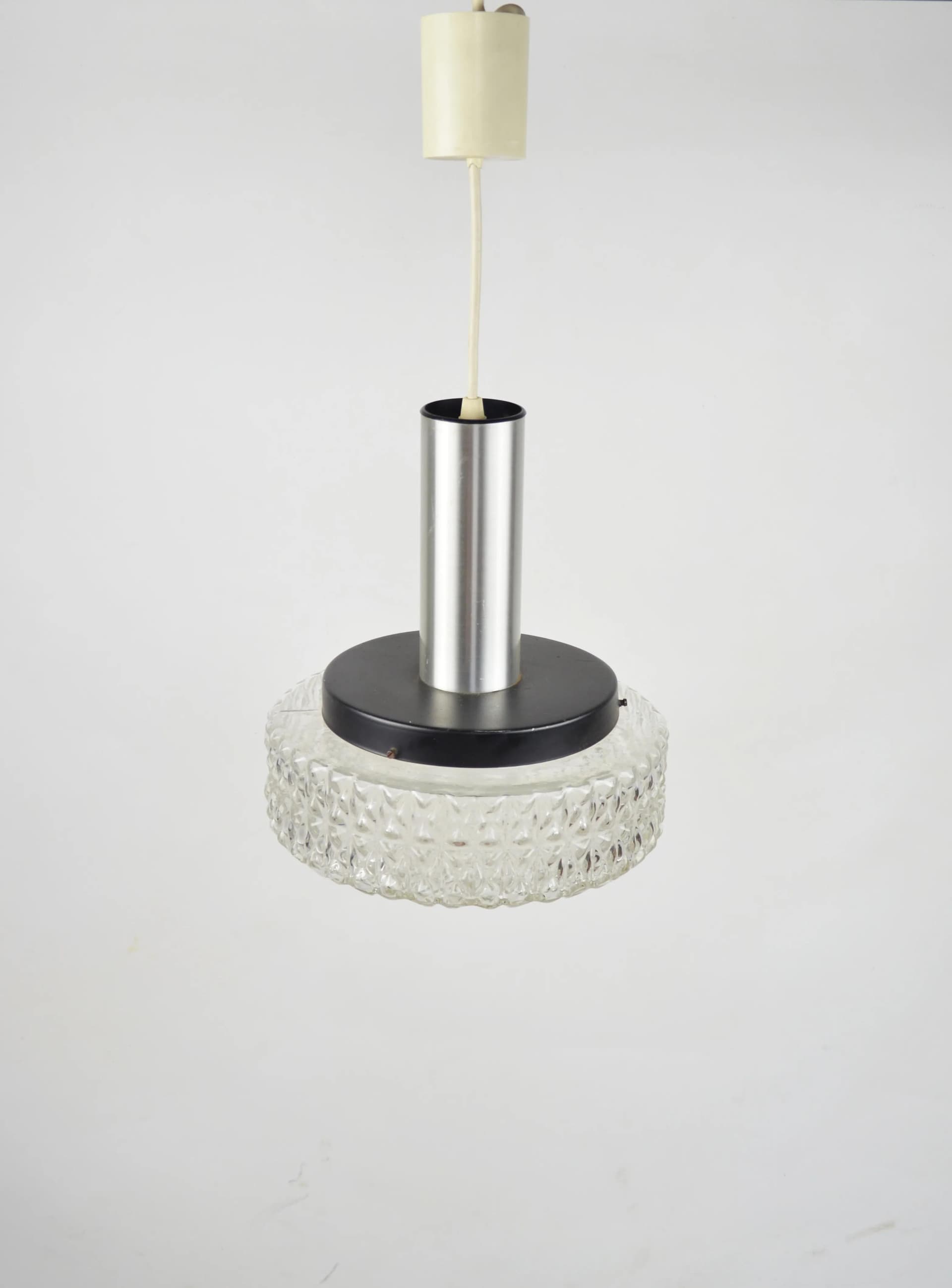 Fotel obrotowy, skóra czarna, metal szary, Polska, lata 80. - 85282