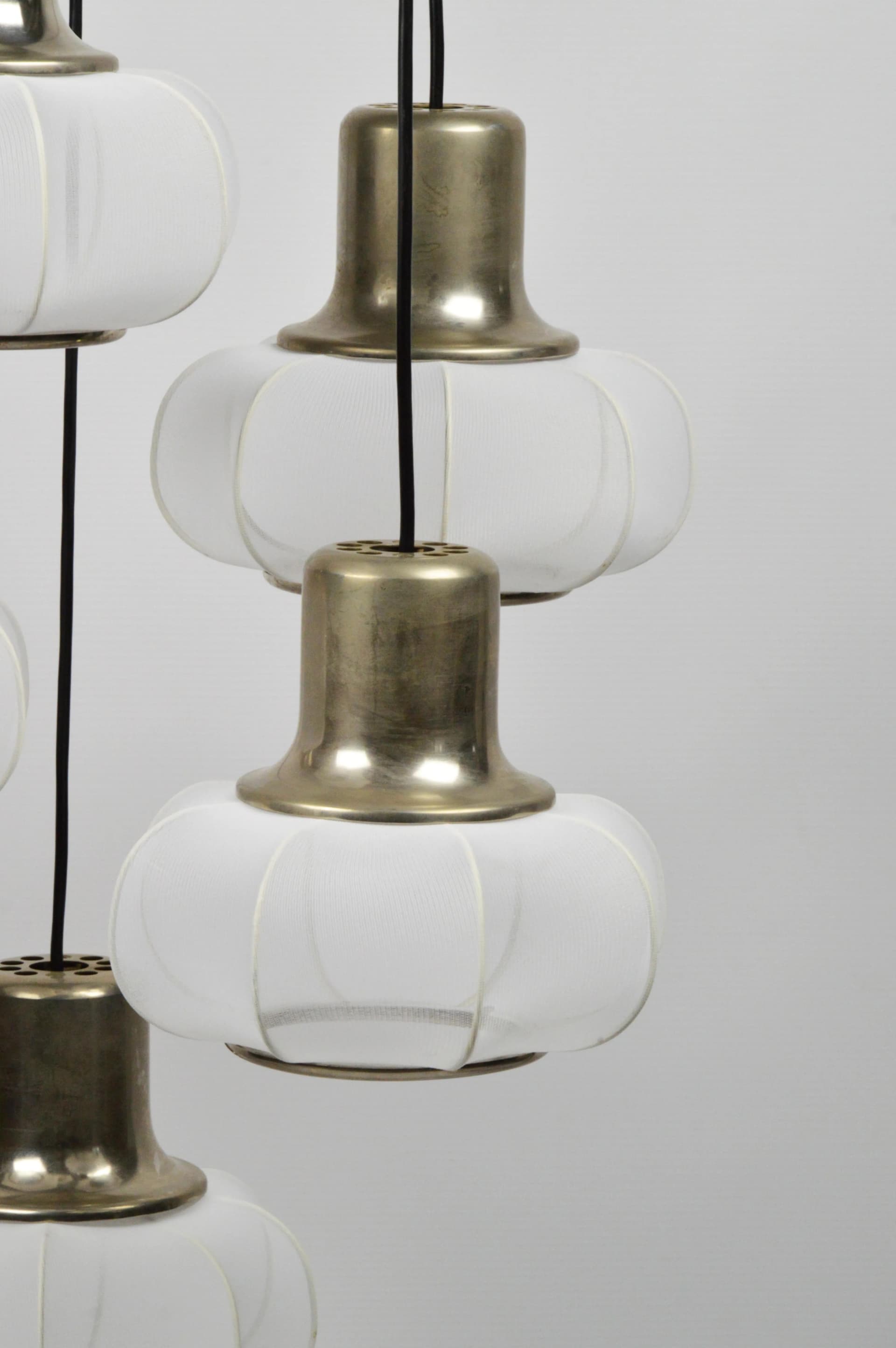 Lampa kaskadowa Space Age, biała, metal, Polska, lata 70. - 85177