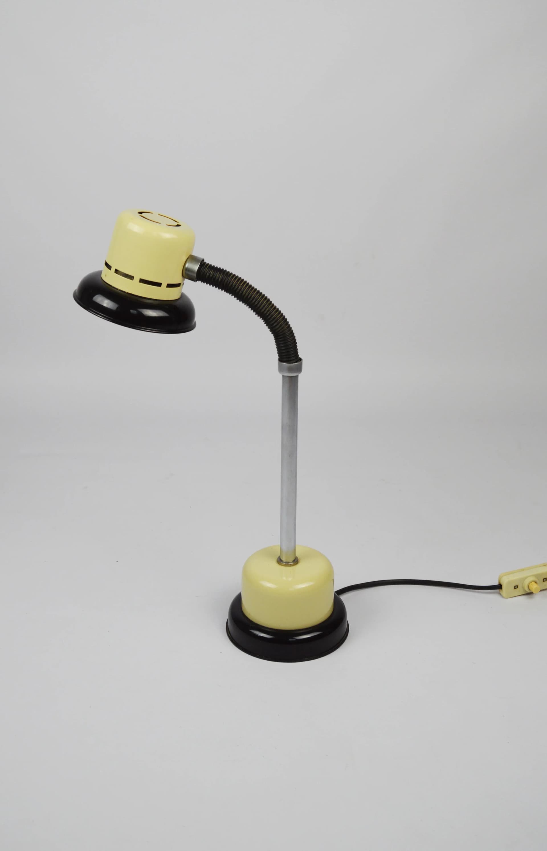 Lampka biurkowa, żółty, metal, Niemcy, lata 80. - 85109