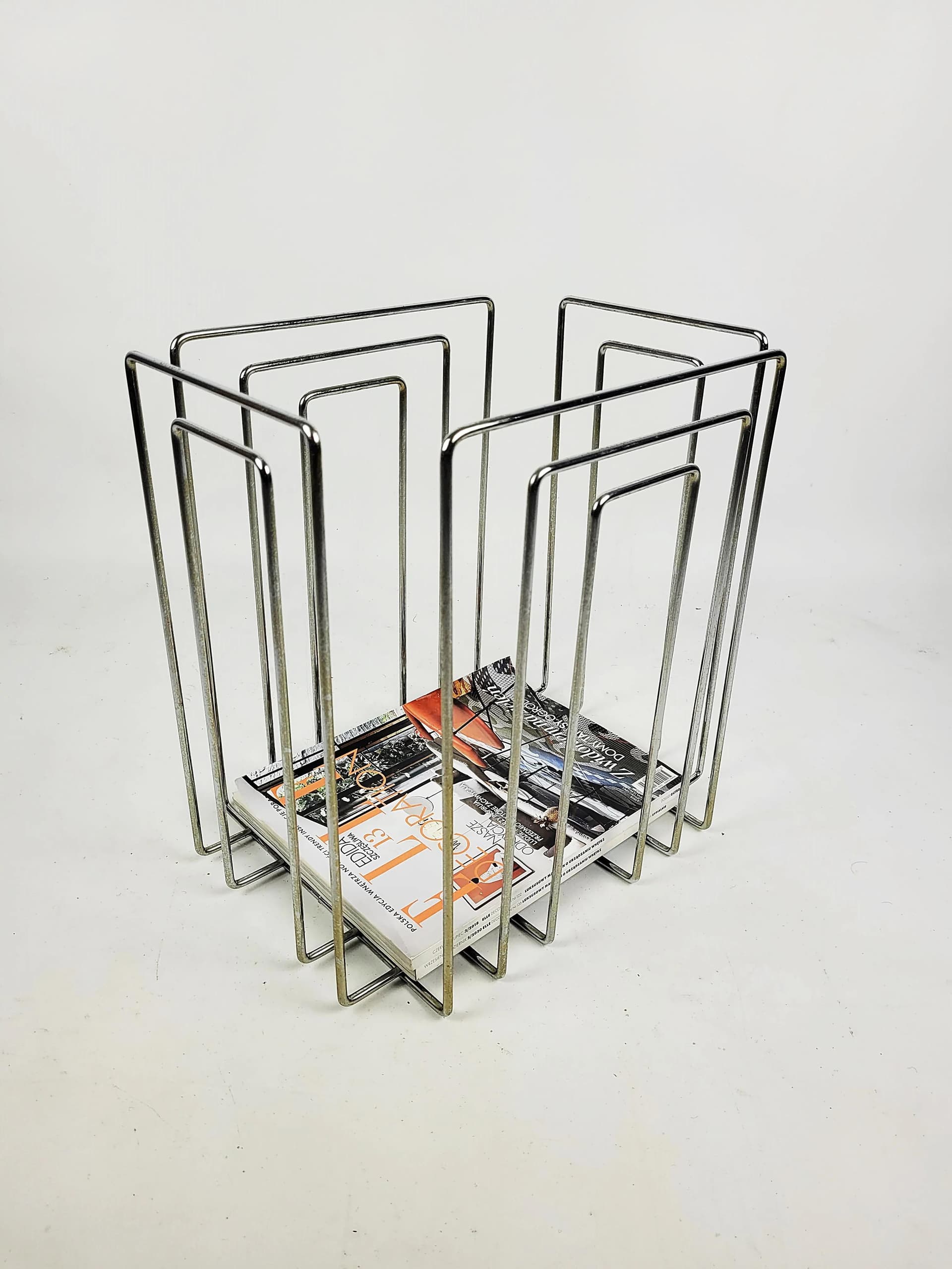 Magazine Rack TMP, silver chrome steel, by W. Glaeser, Switzerland, 1980s. - 85042