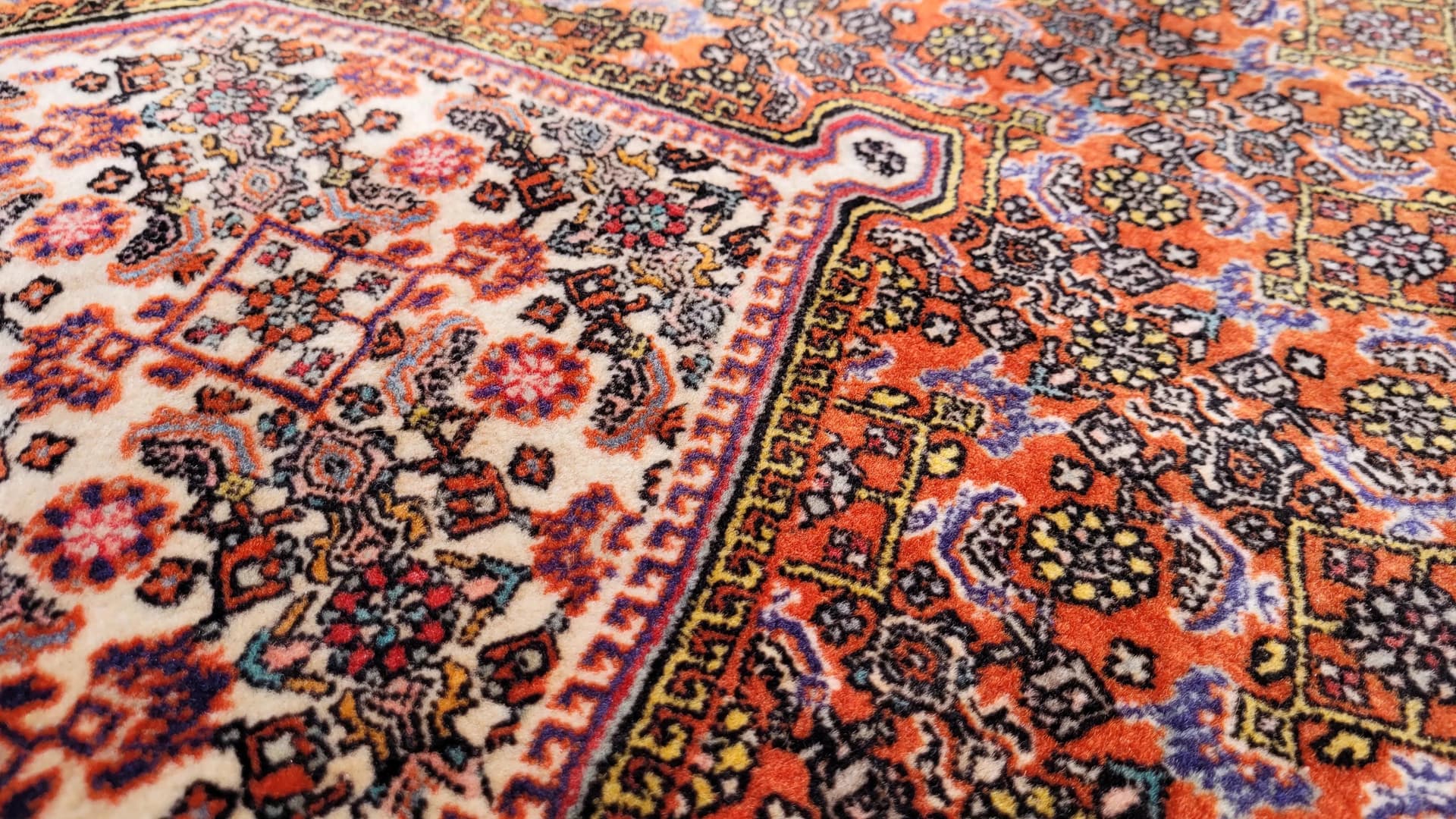 Rug Bidjar Takab 125x180 cm, maroon wool, Iran - 87844