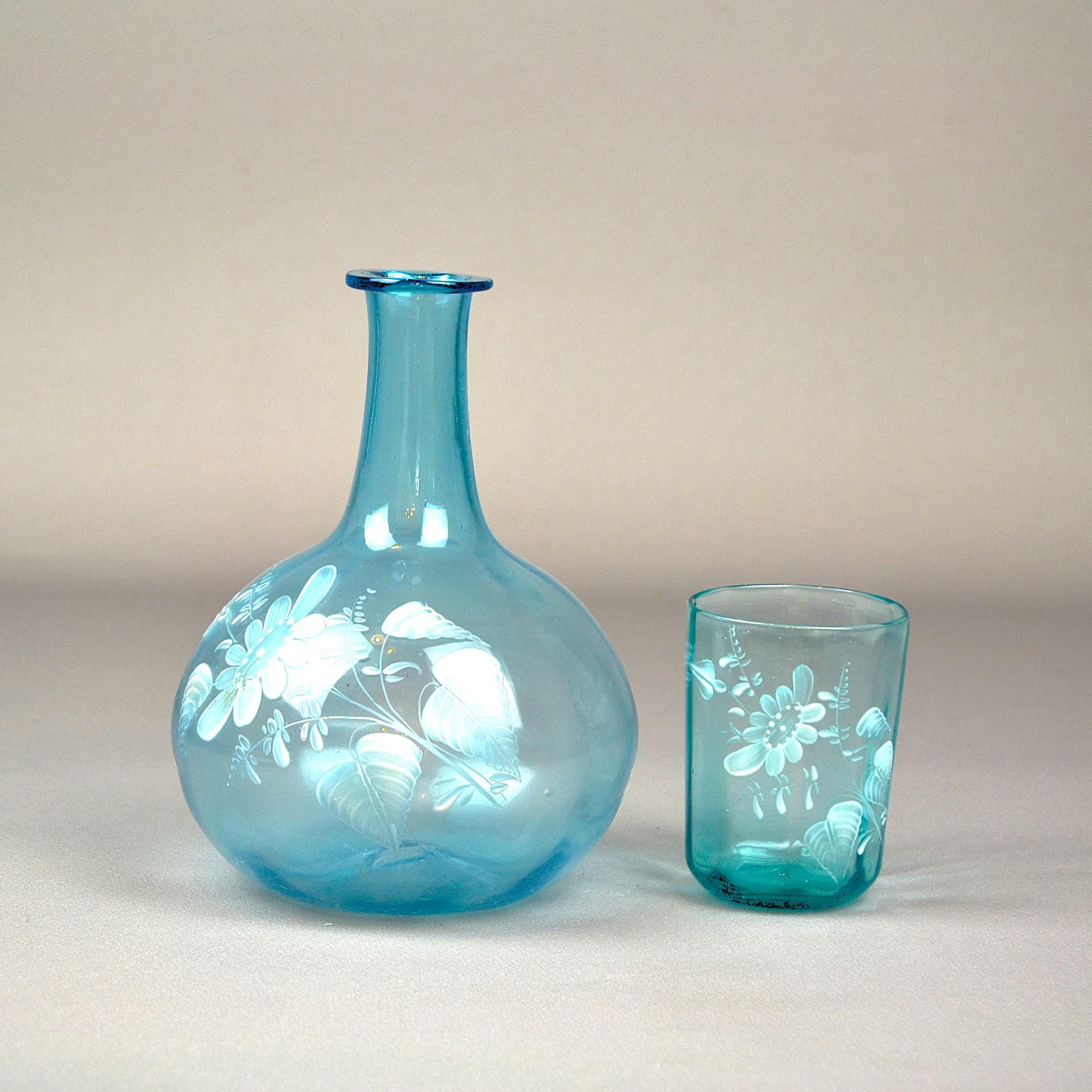 Zestaw karafka i szklanka Mary Gregory, turkus szkło, Czechy, XIX w. - 652