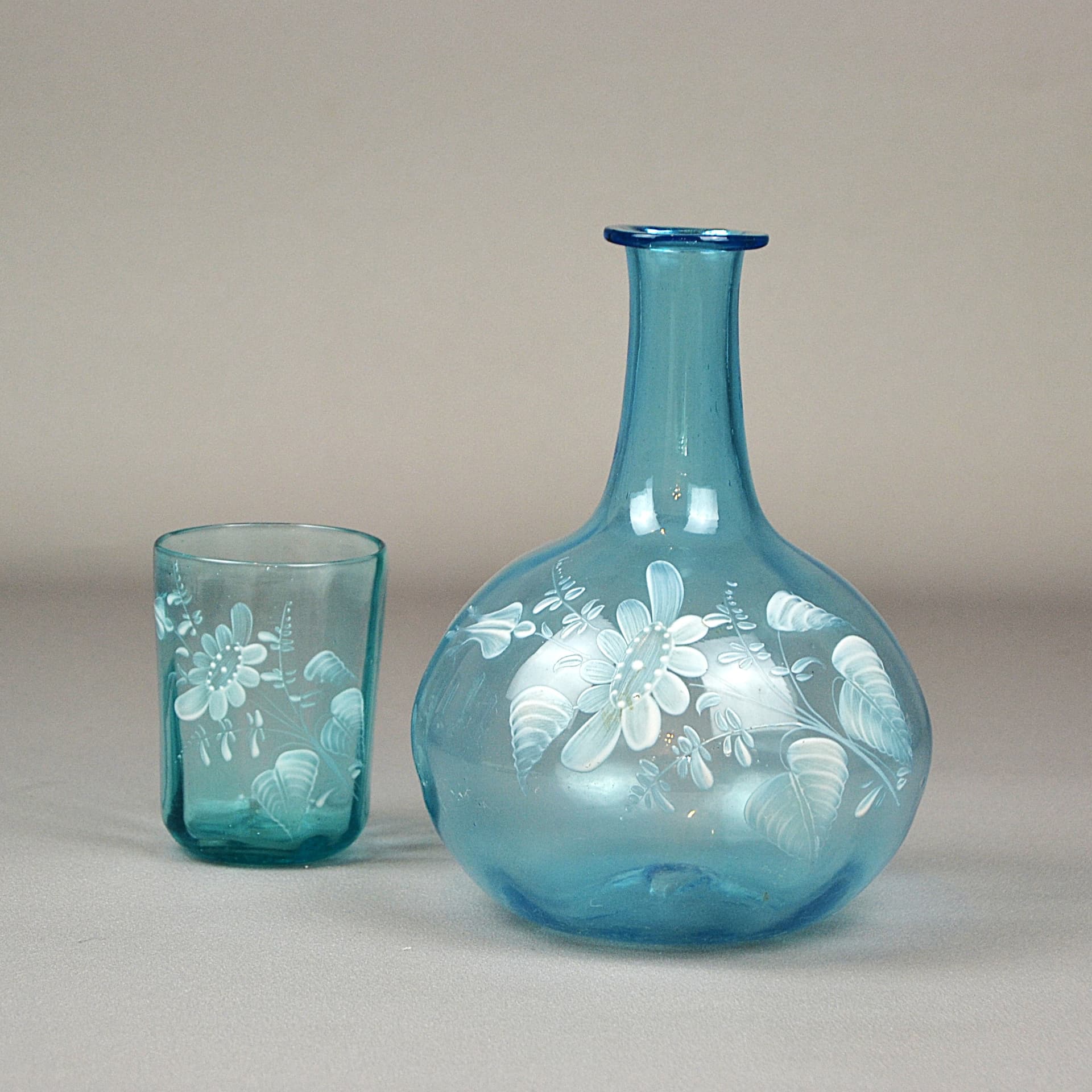 Zestaw karafka i szklanka Mary Gregory, turkus szkło, Czechy, XIX w. - 649