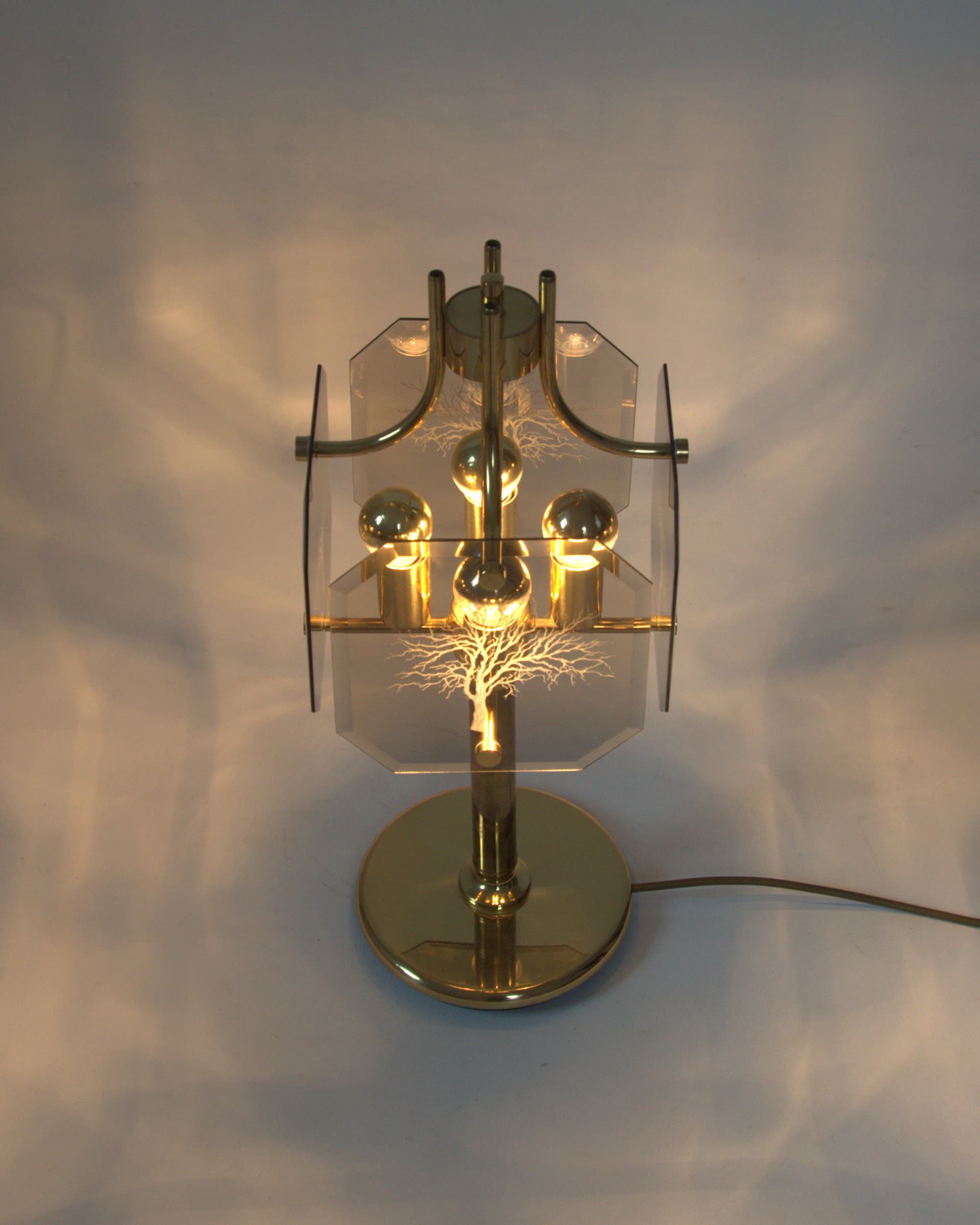 Lampa stołowa, mosiądz złoty, dymione szkło, proj. L. Colani, lata 80. - 84720