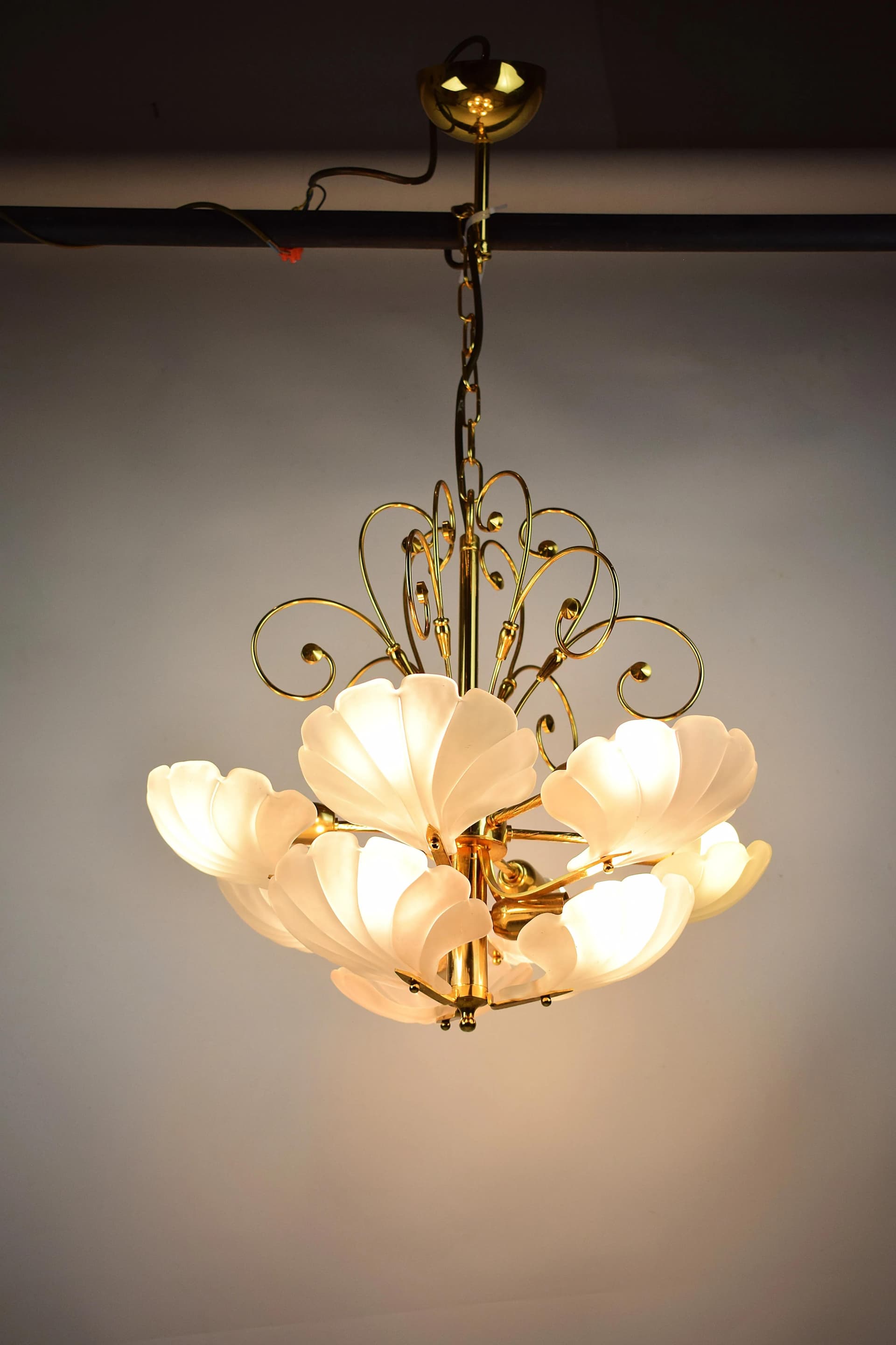 Żyrandol, złoty, metal mosiądz szkło, Belgia, lata 70. - 84636