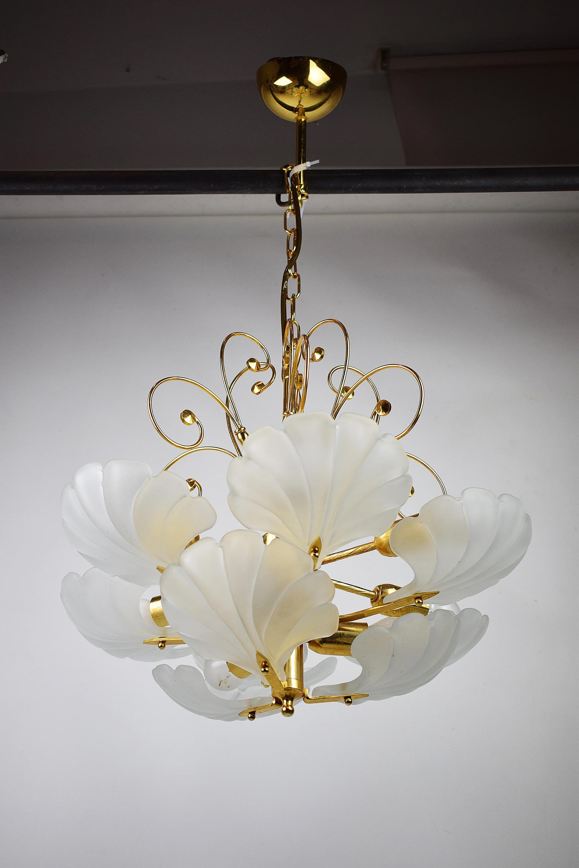 Żyrandol, złoty, metal mosiądz szkło, Belgia, lata 70. - 84637