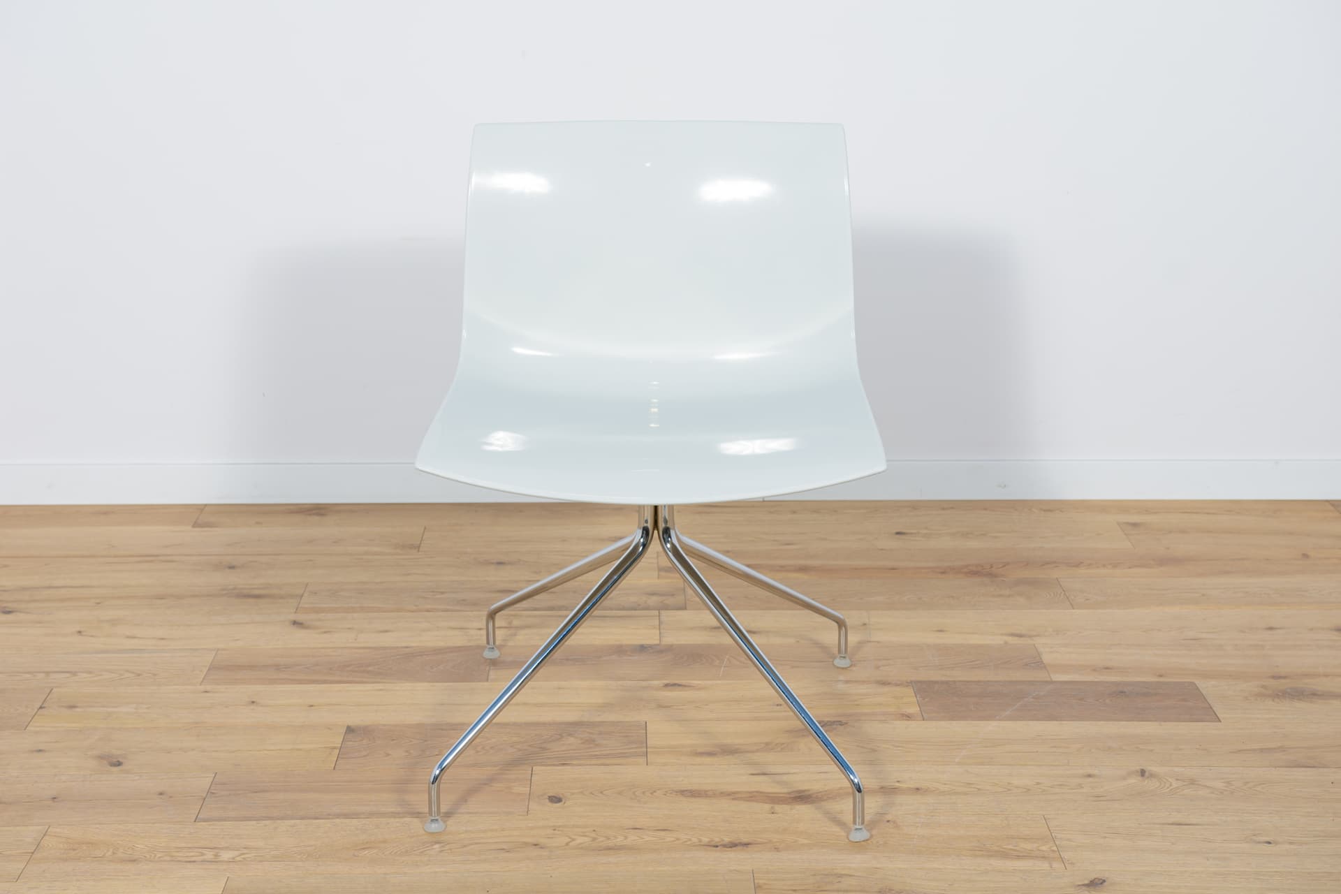 Komplet czterech krzeseł Califa 53, proj. A. Molina, Arper - 83459