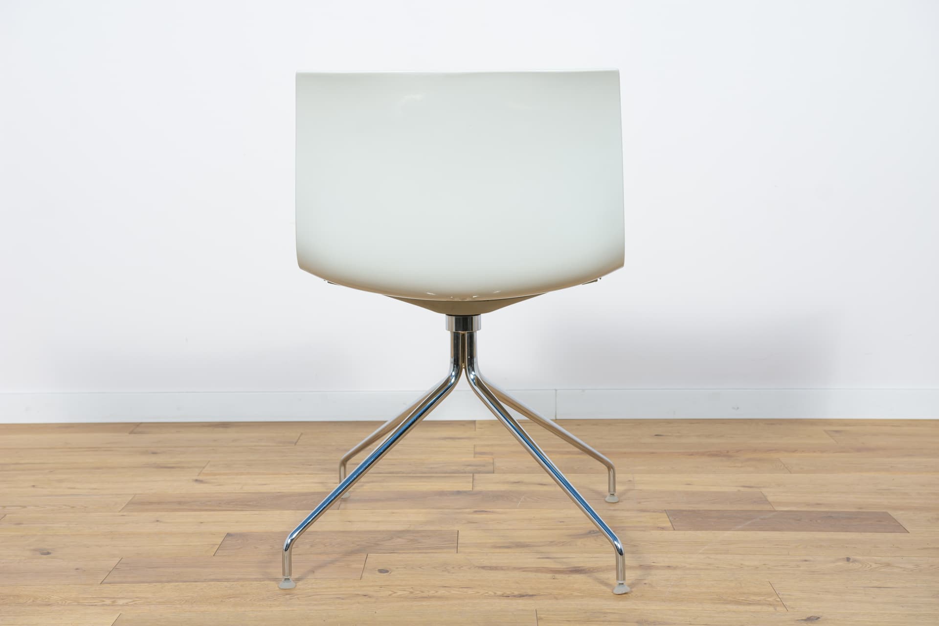 Komplet czterech krzeseł Califa 53, proj. A. Molina, Arper - 83461