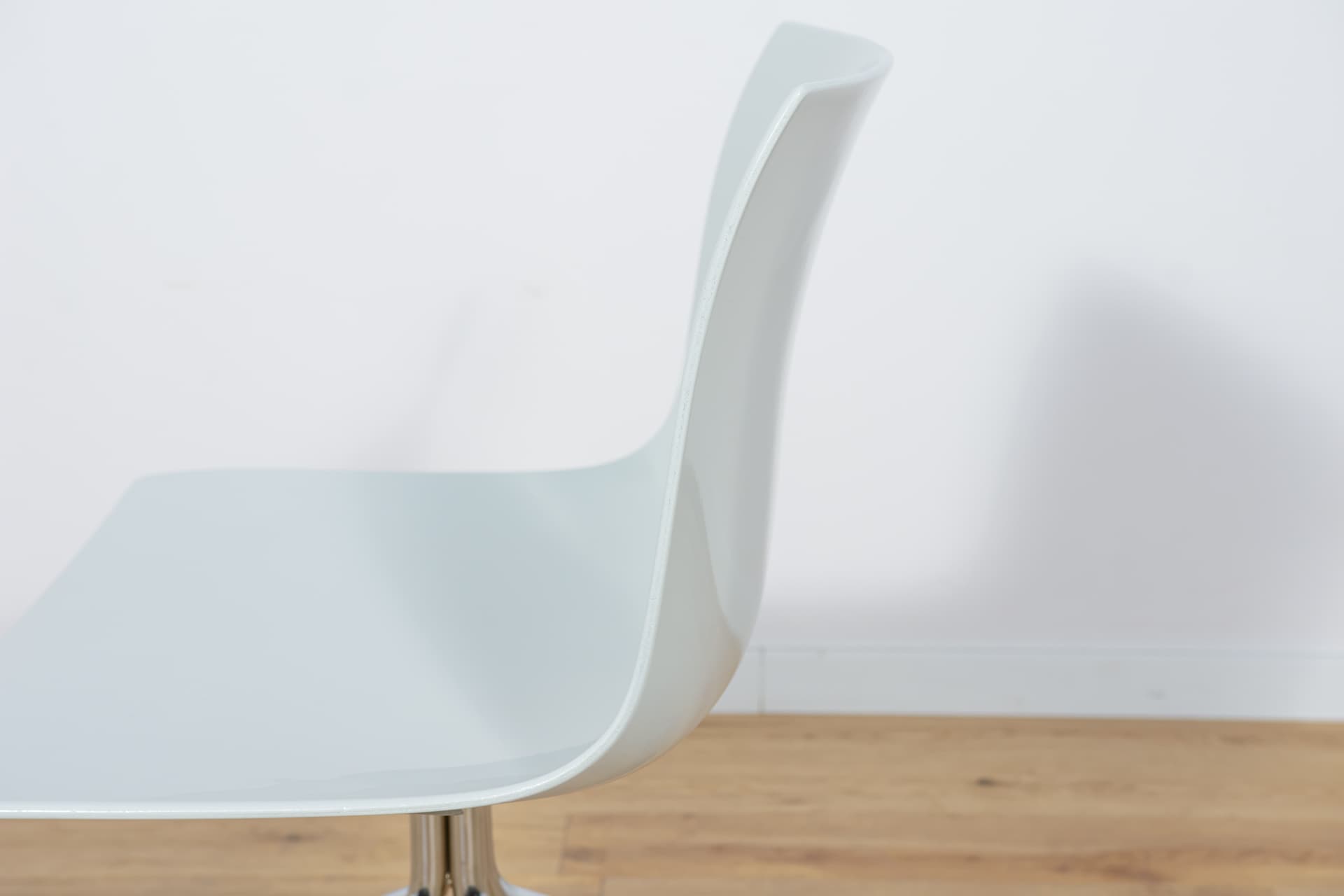 Komplet czterech krzeseł Califa 53, proj. A. Molina, Arper - 83463