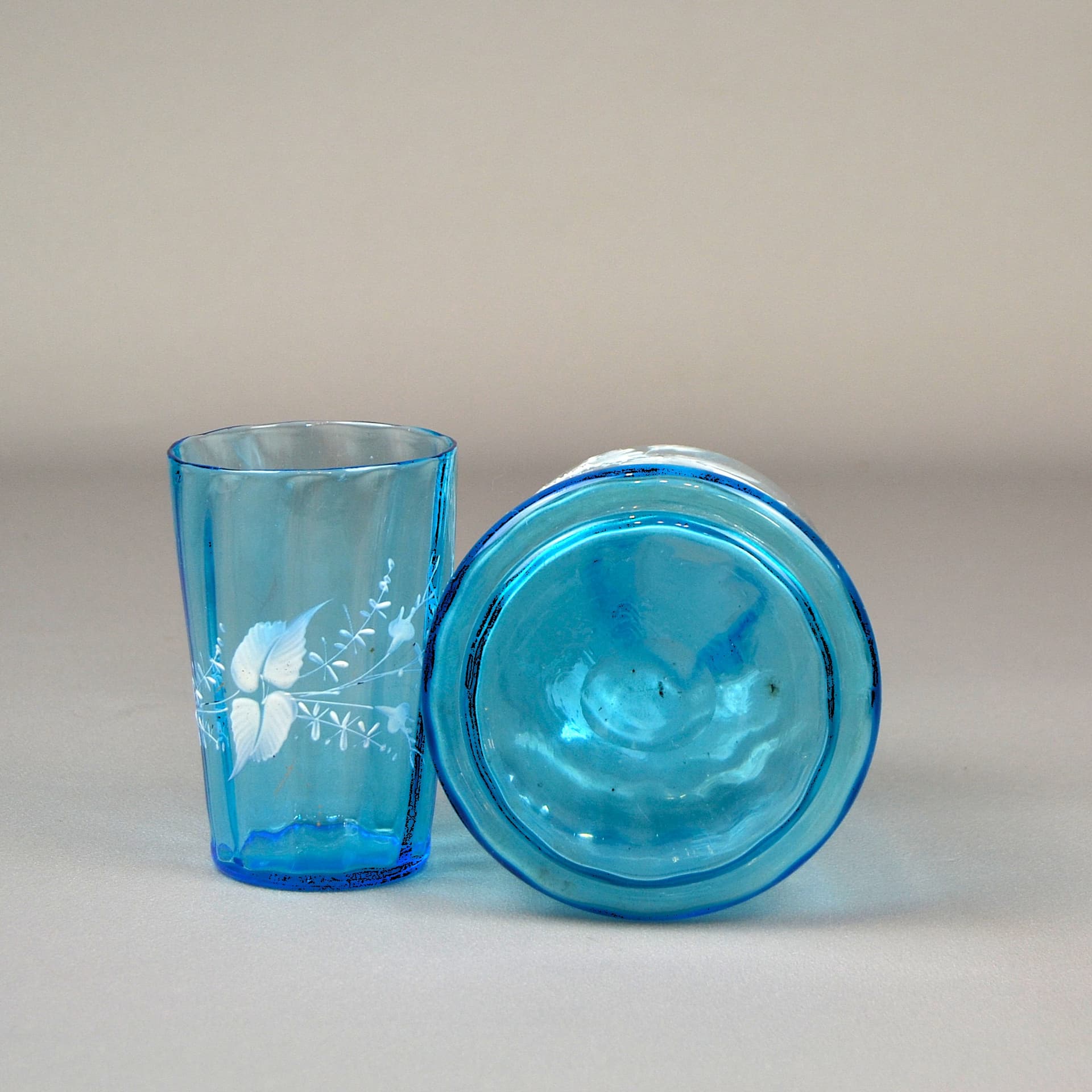 Karafka ze szklanką Mary Gregory, niebieski, szkło, Czechy, XIX w. - 661