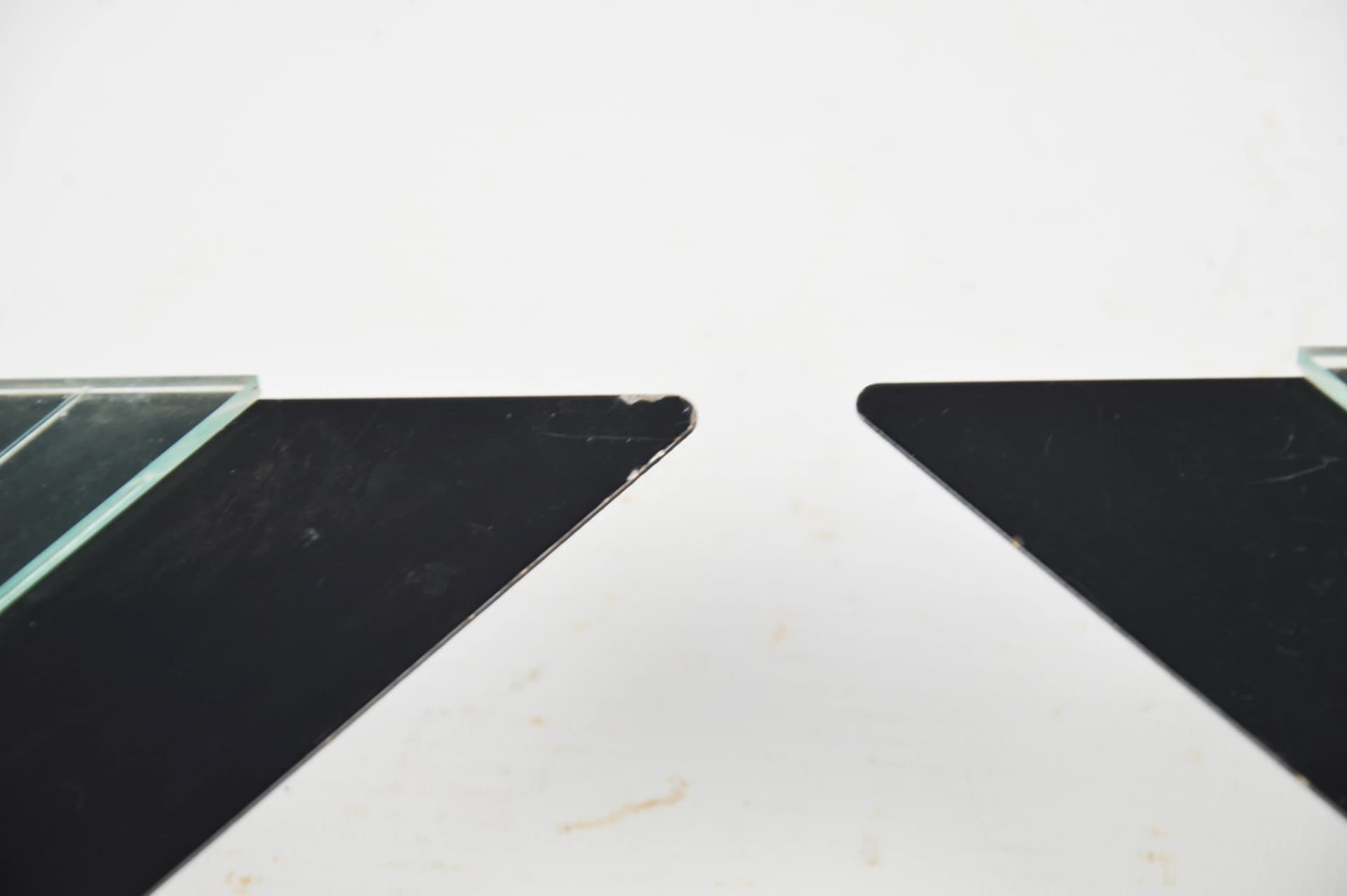 Para kinkietów geometrycznych, metal czarny, plexi czarna, Niemcy, lata 80. - 84237