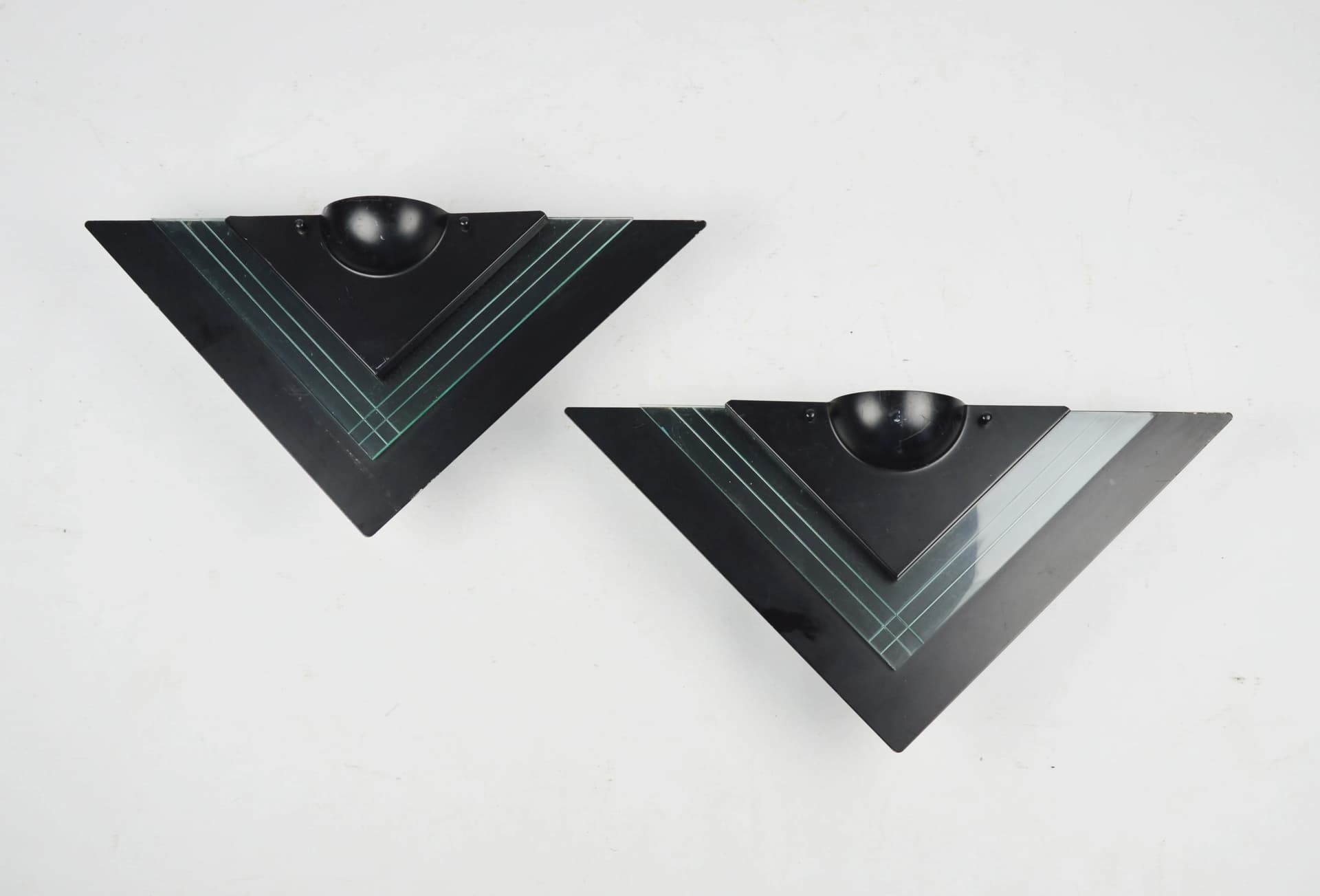 Para kinkietów geometrycznych, metal czarny, plexi czarna, Niemcy, lata 80. - 84241