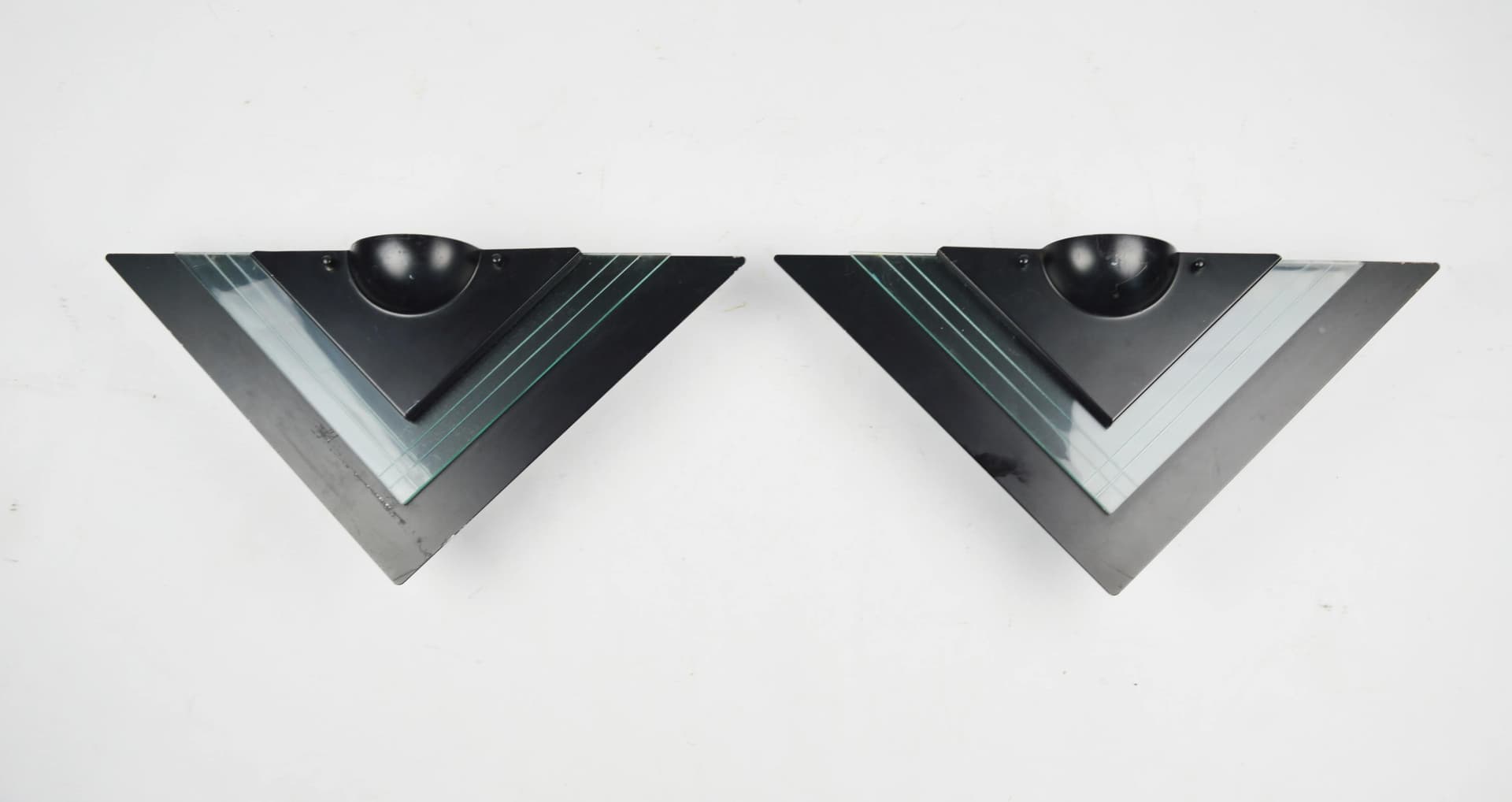 Para kinkietów geometrycznych, metal czarny, plexi czarna, Niemcy, lata 80. - 84235