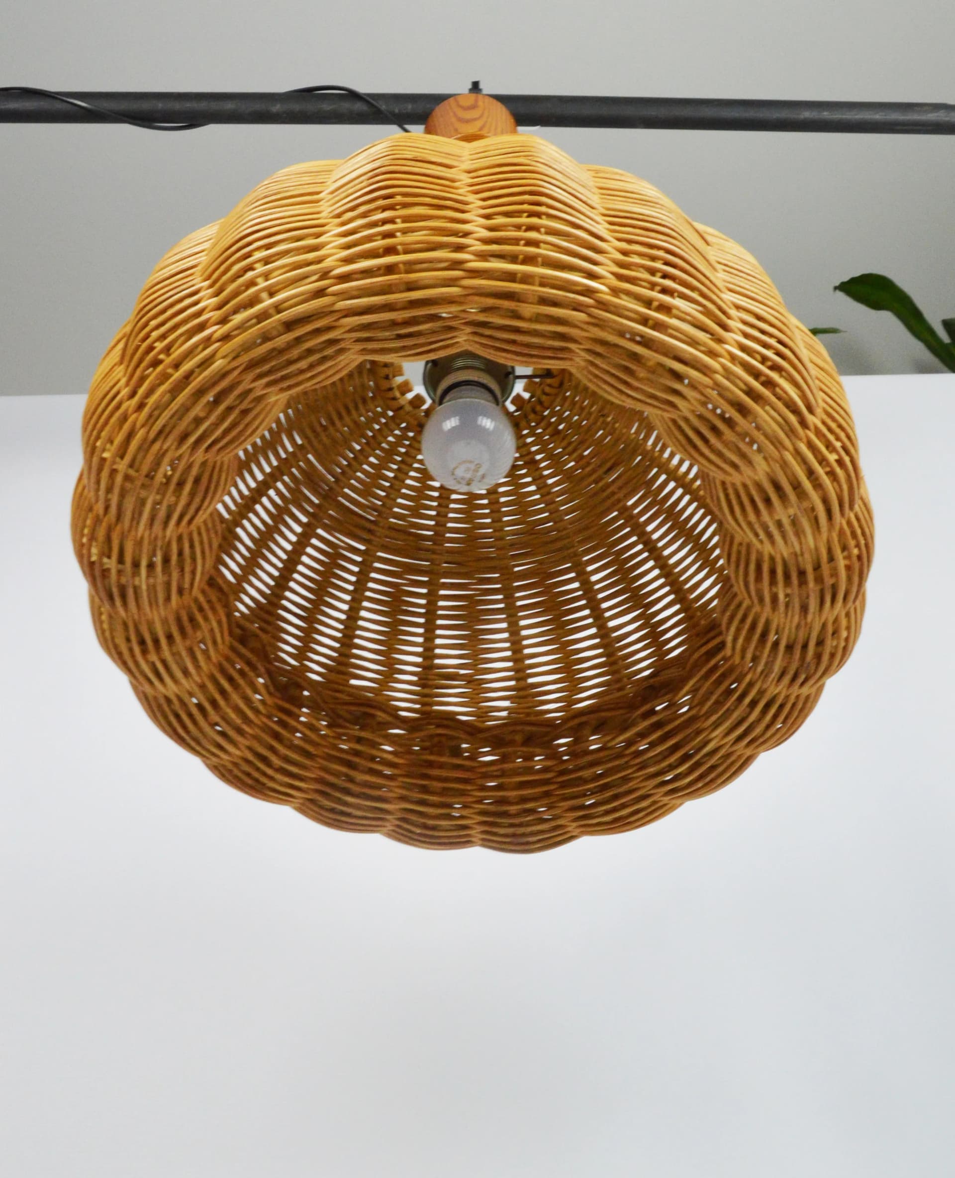 Lampa wisząca, brązowy jasny, rattan, Polska, lata 70. - 83804