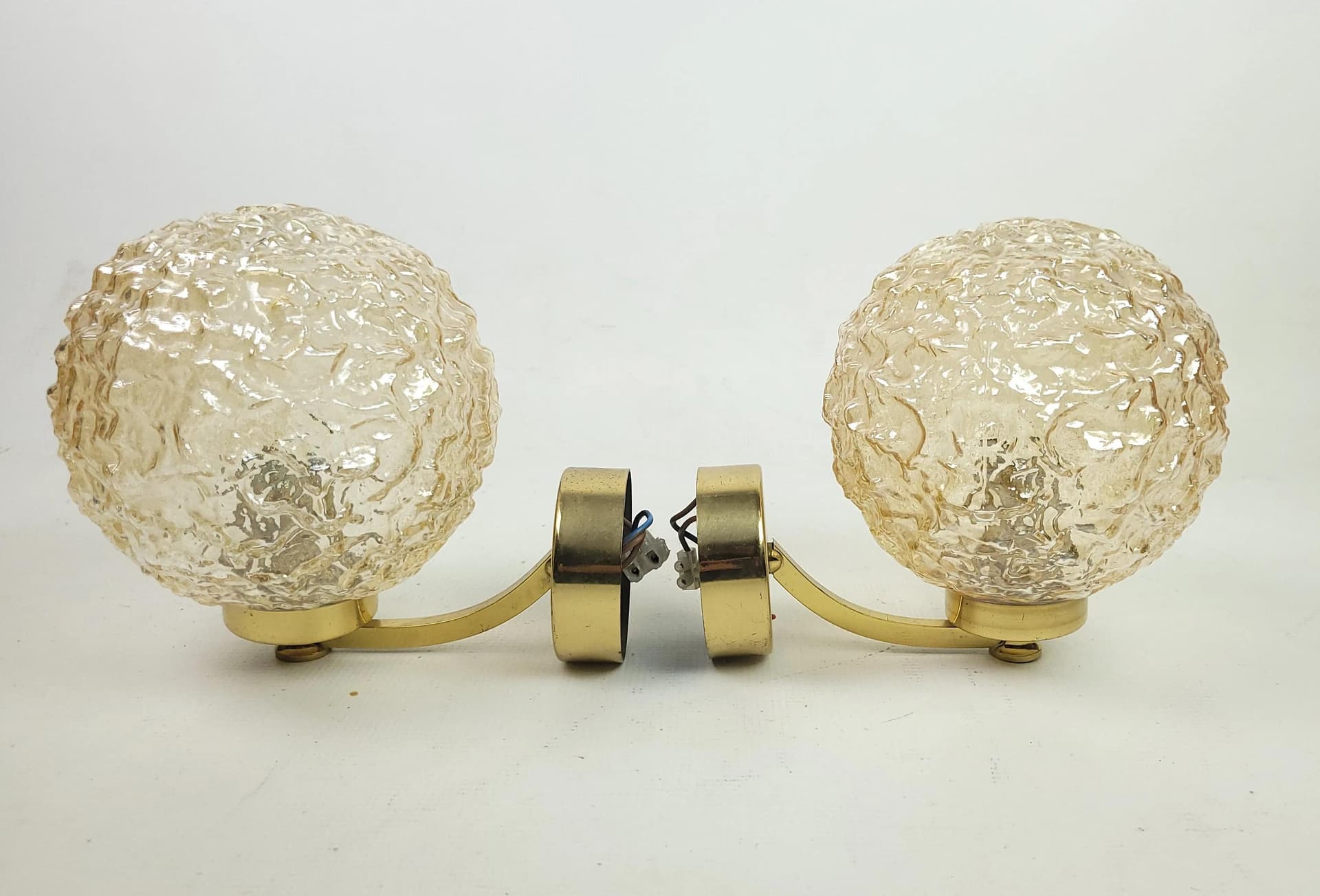 Pair of wall sconces, golden glass, 1970s. - 83754