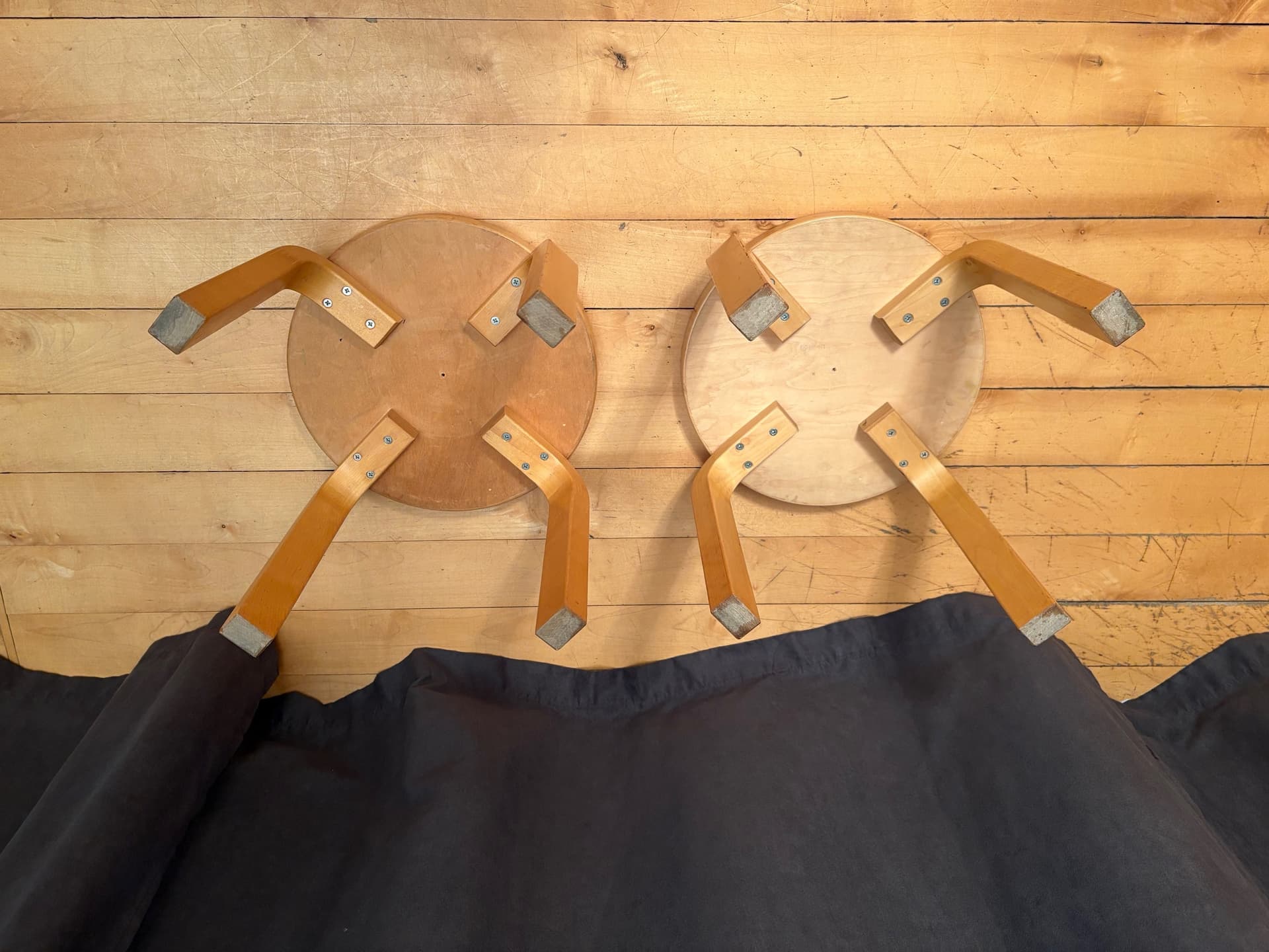 Pair of stools NE60, natural birch, red linoleum, by A. Aalto, Artek, Finland, 1980s. - 83688