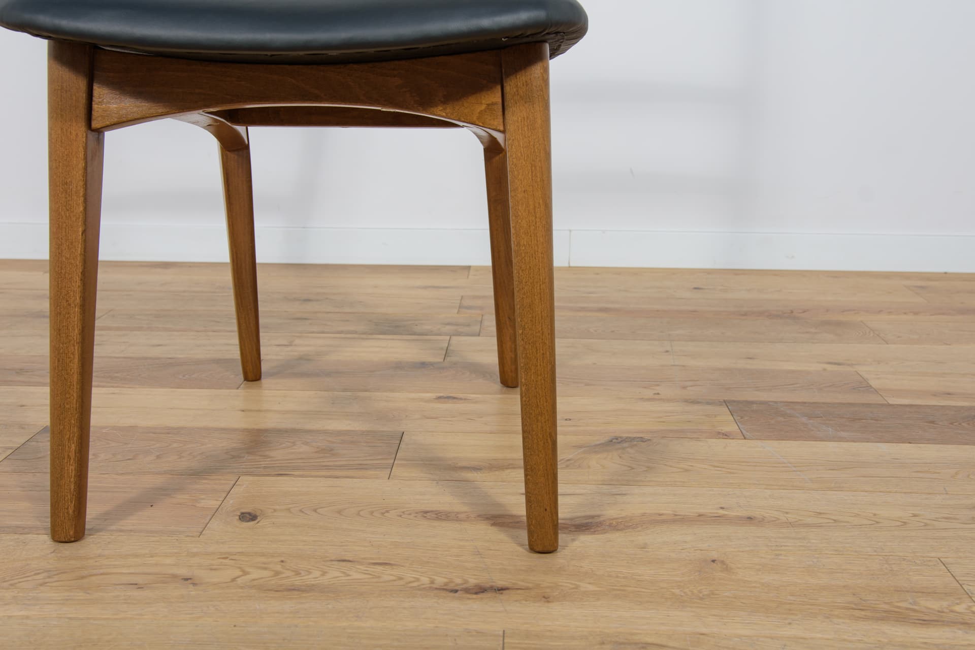 Komplet czterech krzeseł, proj. M. Grabiński, Swarzędzka Fabryka Mebli, Polska, lata 60. - 89286