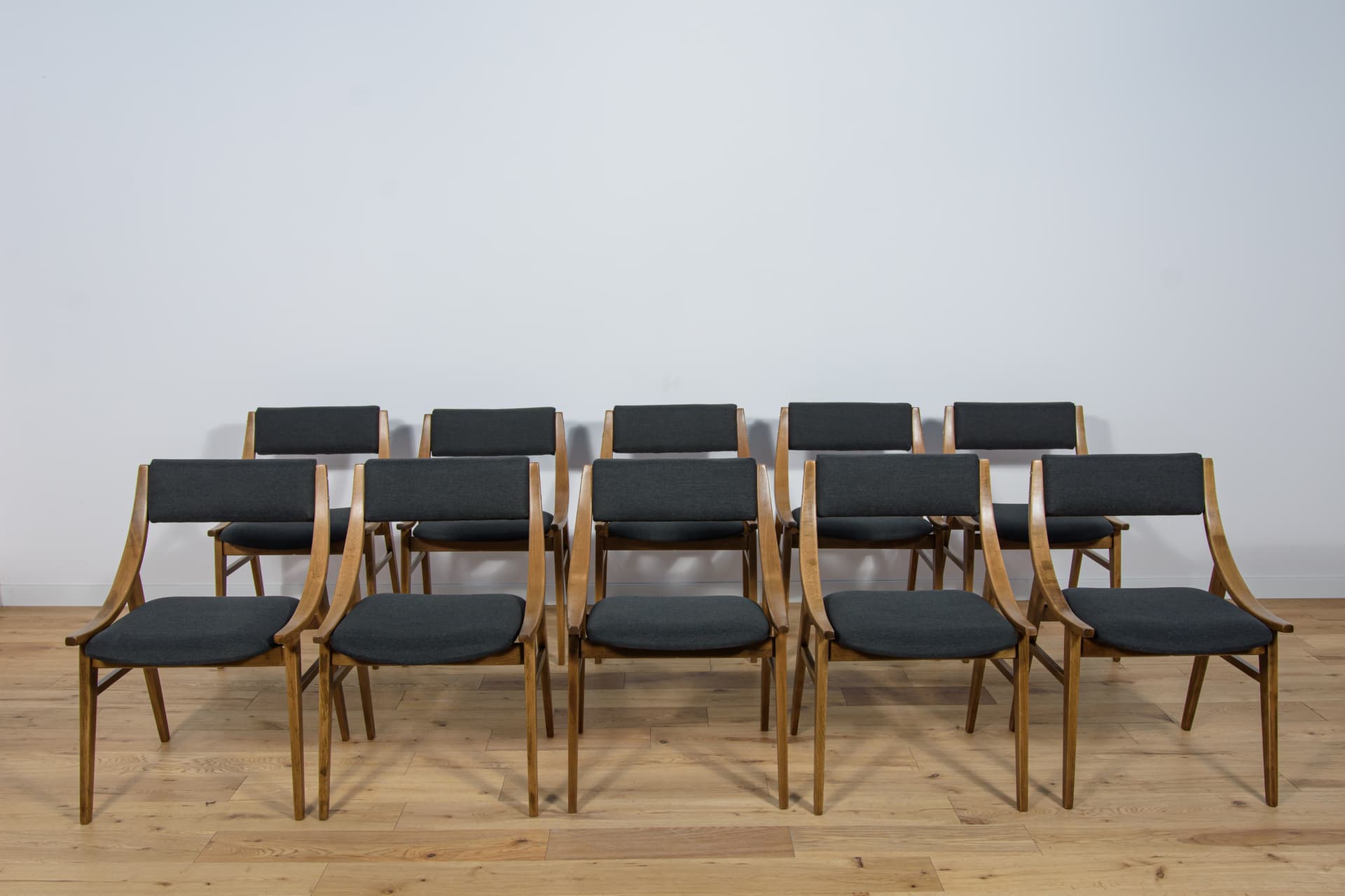Komplet dziesięciu krzeseł Skoczek, proj. J. Kędziorek, Zamojska Fabryka Mebli, Polska, lata 70. - 89290