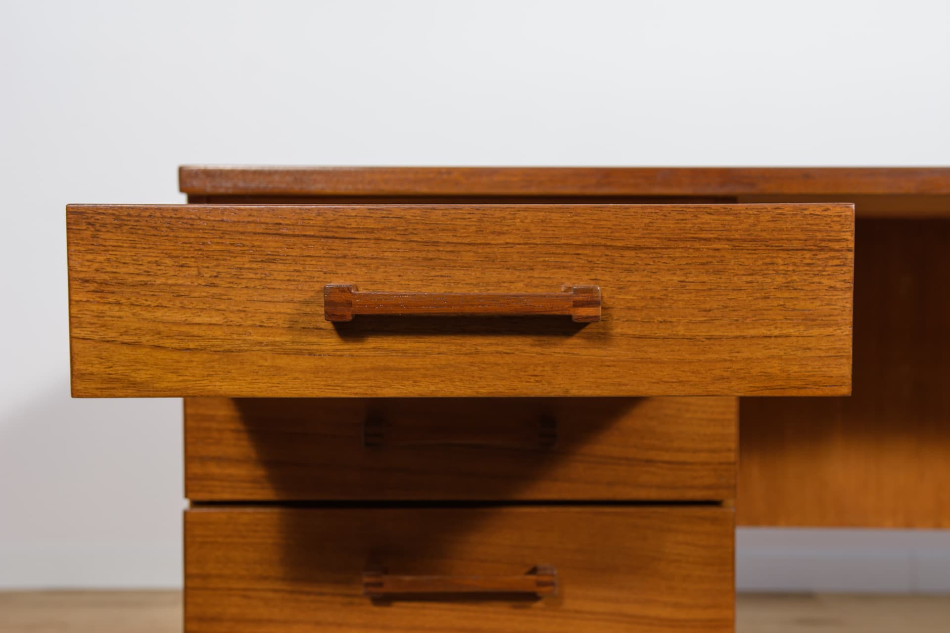 Wolnostojące biurko, proj. Torben Valeur & Henning Jensen, Dyrlund, Dania, lata 60 - 89420