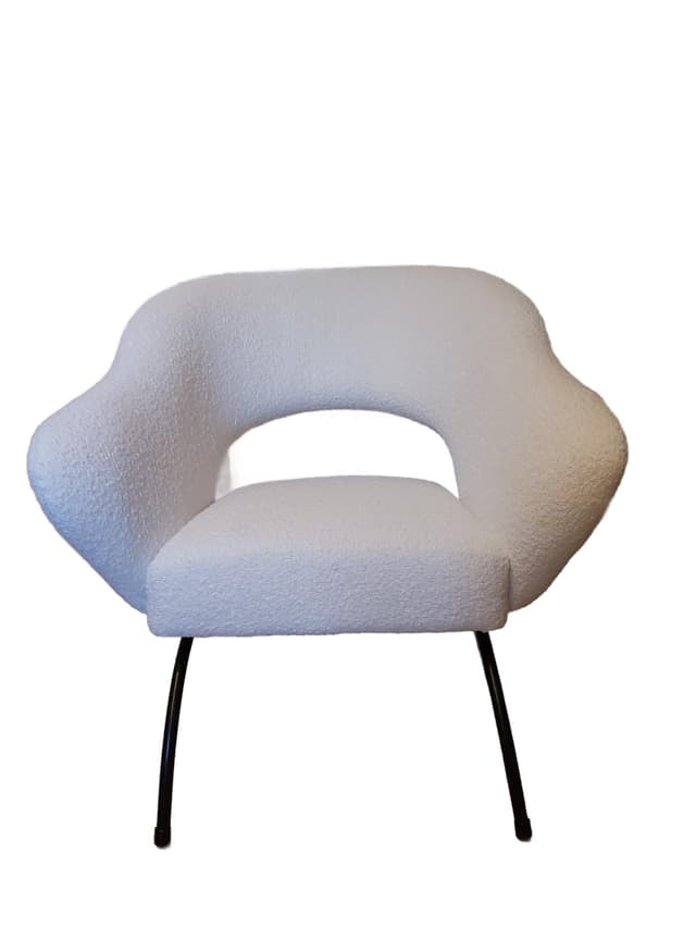 Fotel klubowy, bouclé biały, metal czarny, Polska, lata 60. - WYMIARY