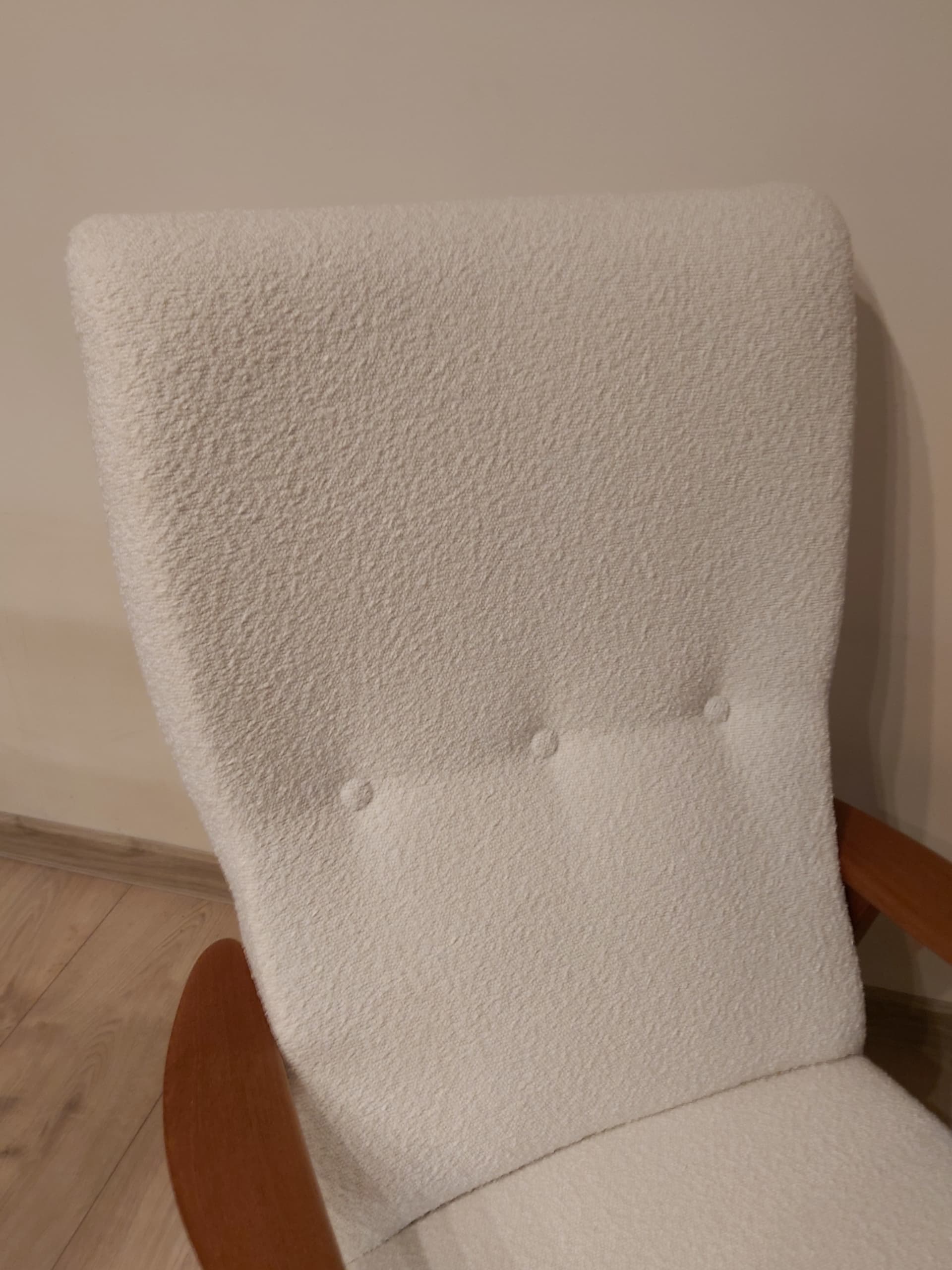 Fotel wypoczynkowy, bouclé ivory white, drewno teak, Niemcy, lata 70. - 90329