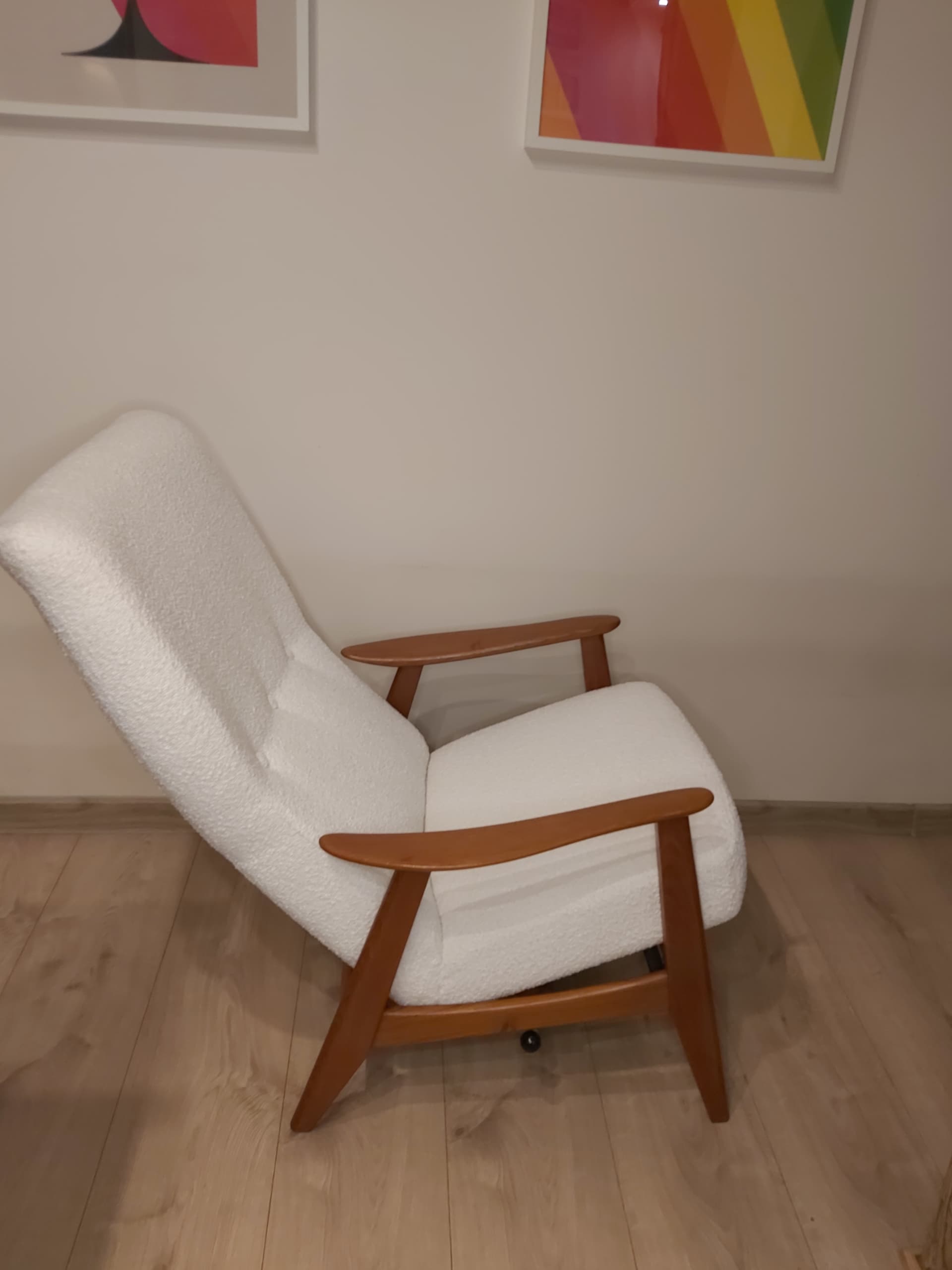 Fotel wypoczynkowy, bouclé ivory white, drewno teak, Niemcy, lata 70. - 90318