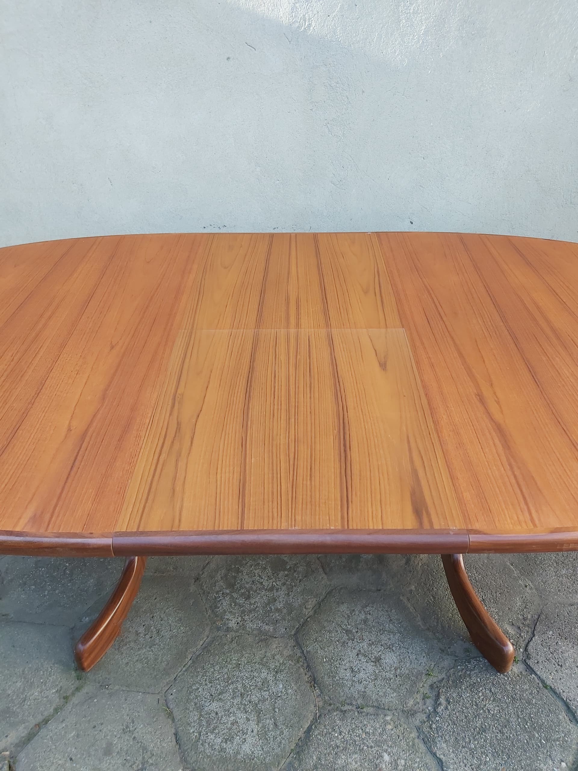 Extendable dining table, light brown teak, by V. Wilkins, G-Plan, United Kingdom, 1970s. - 90339