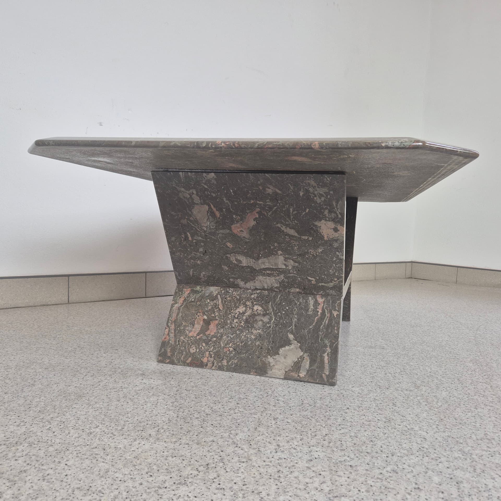 Stół kawowy z kamienia naturalnego Pufa Lische, proj. Hieinrich Muskat, Niemcy, 1988 rok - 90601