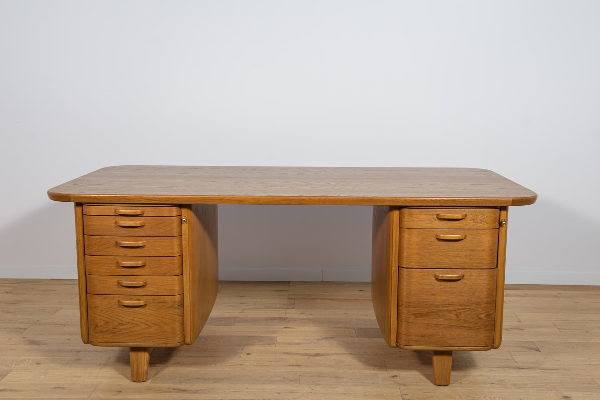 Dębowe biurko Art Deco, proj. Gunnar Ericsson, Atvidaberg, Facit AB Buromöbel Zurich, Szwajcaria, lata 50 - 91559