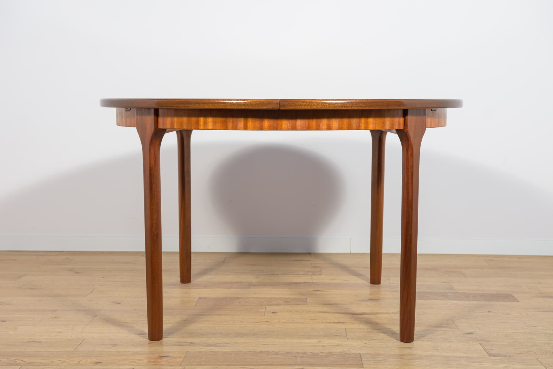 Okrągły rozkładany stół, McIntosh, Wielka Brytania, lata 60 - 92838