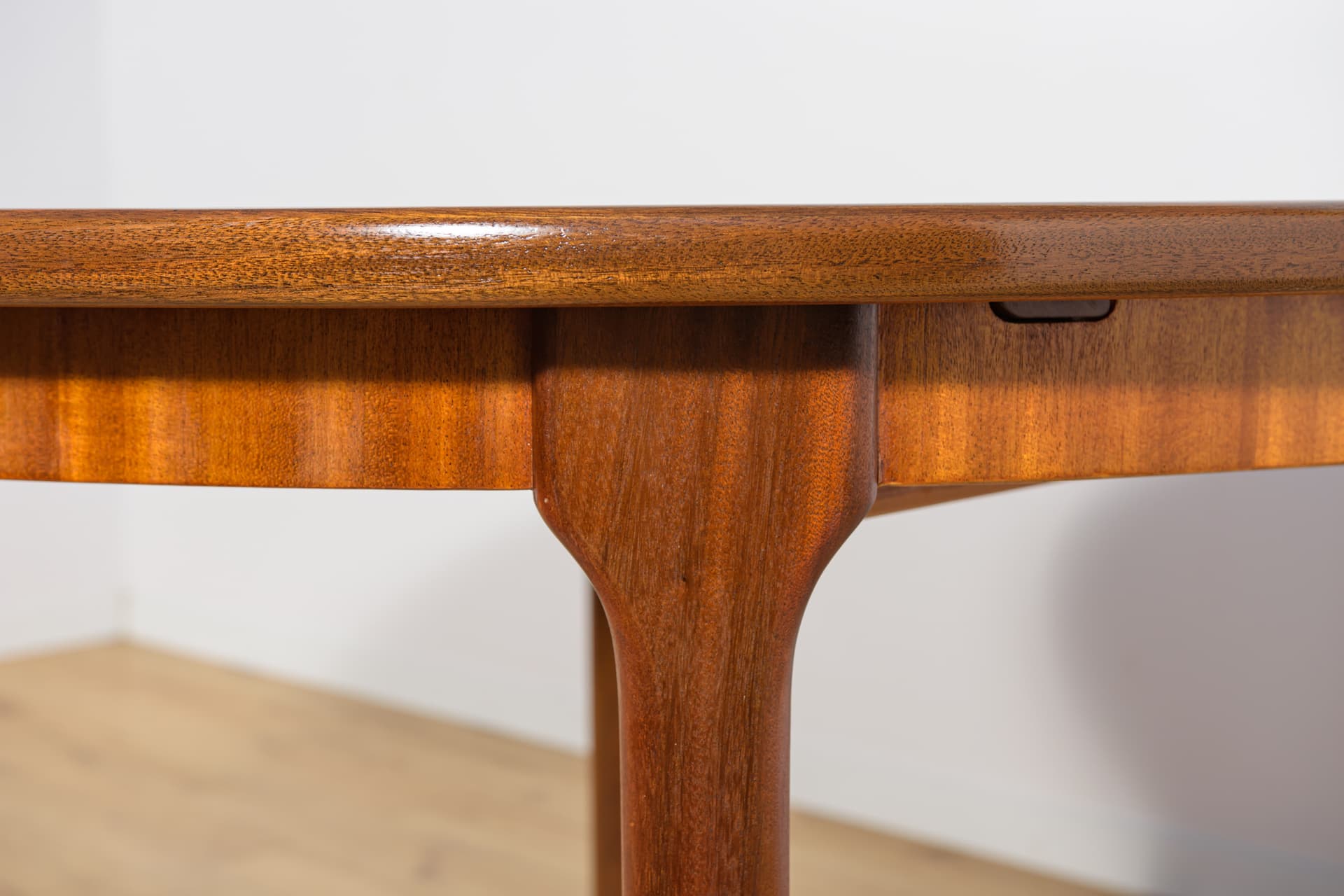 Okrągły rozkładany stół, McIntosh, Wielka Brytania, lata 60 - 92847