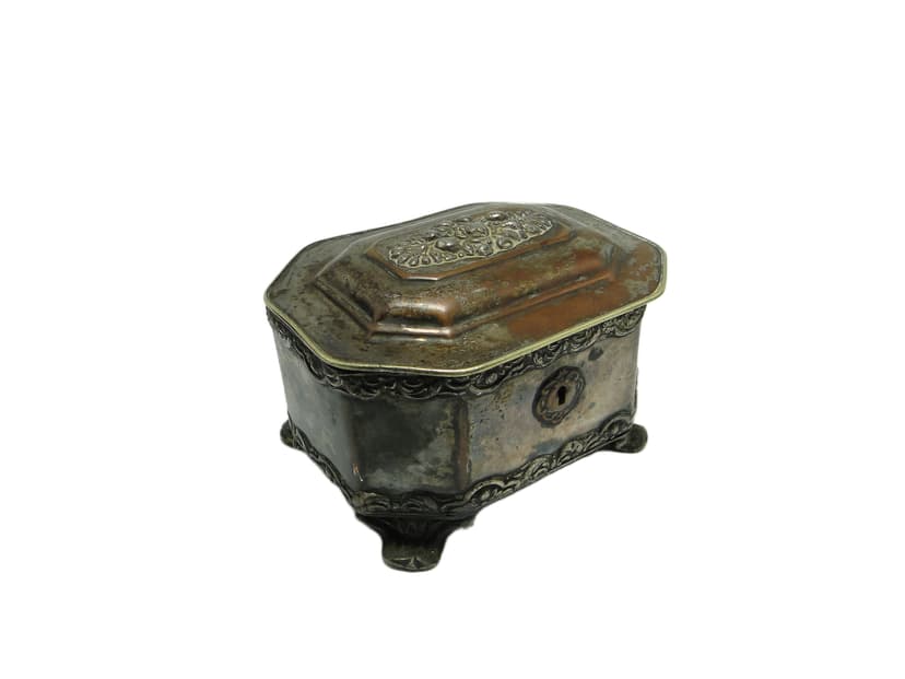 Szkatuła neorokokowa, miedź srebrzona, Polska, XIX w.