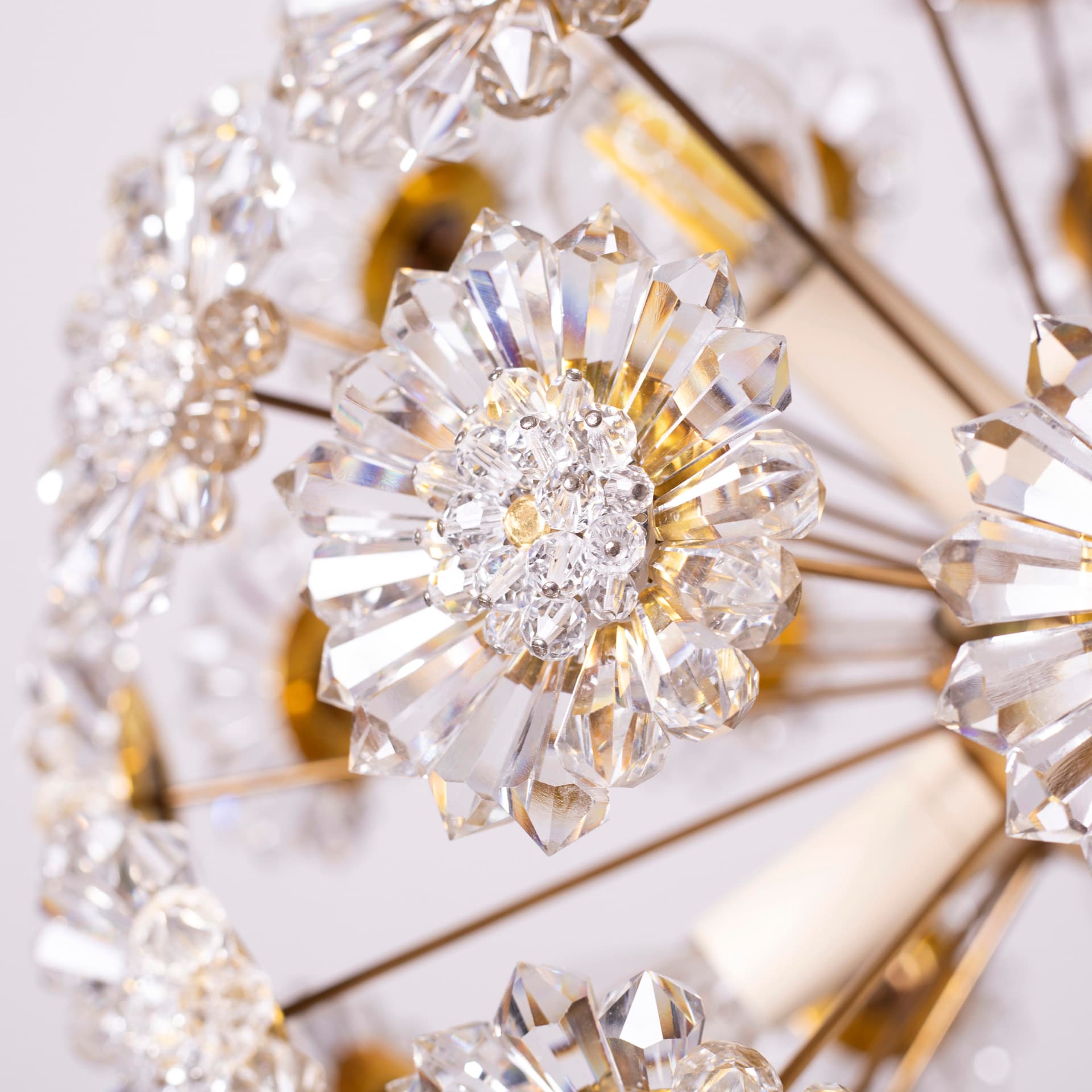 Żyrandol Sputnik, mosiądz złoty, szkło kryształowe, Kamenický Šenov, Czechosłowacja, lata 70. - 93924