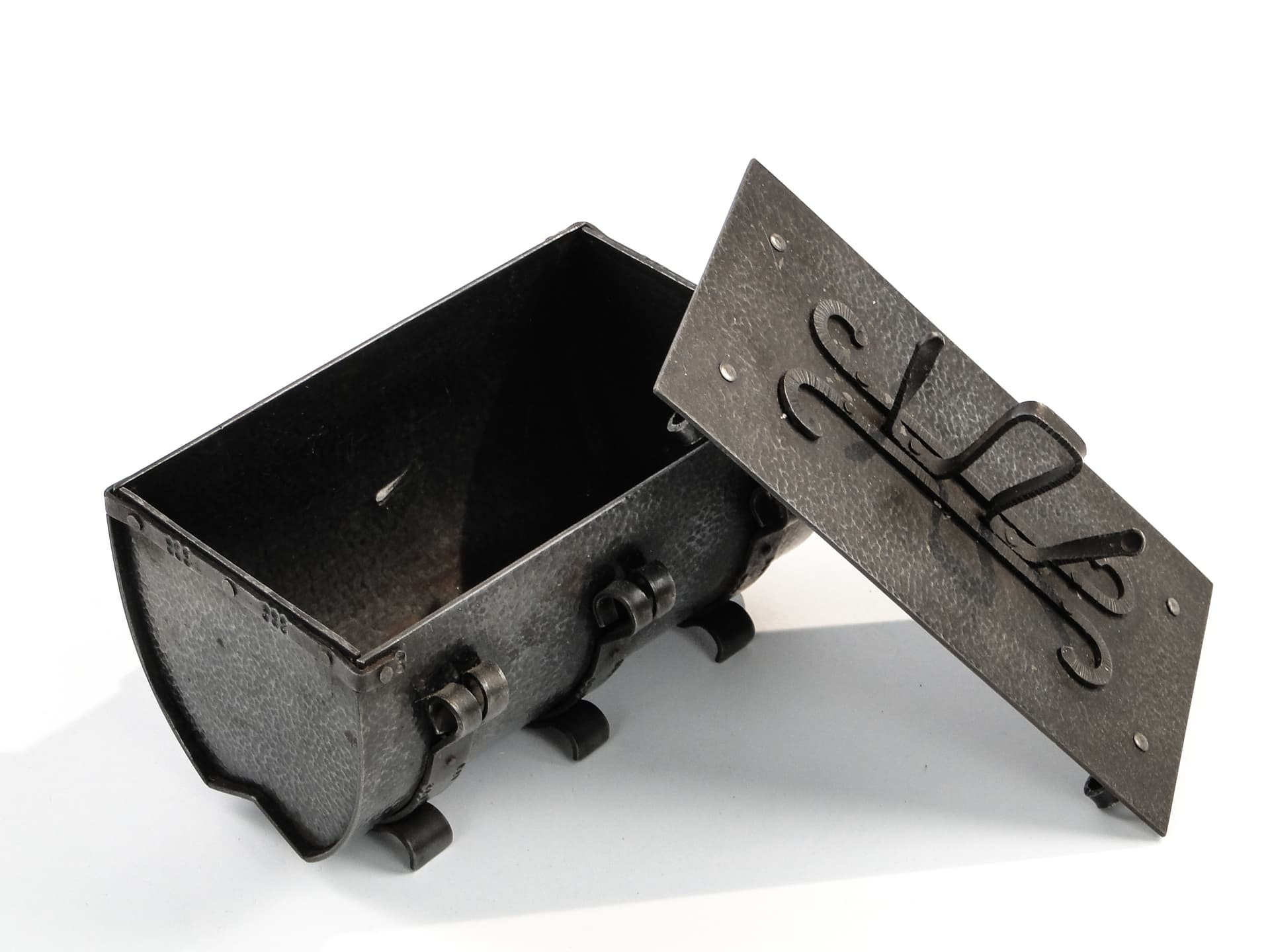 Brutalist cigar box, hammered grey steel, Poland, 1970s. - 97577