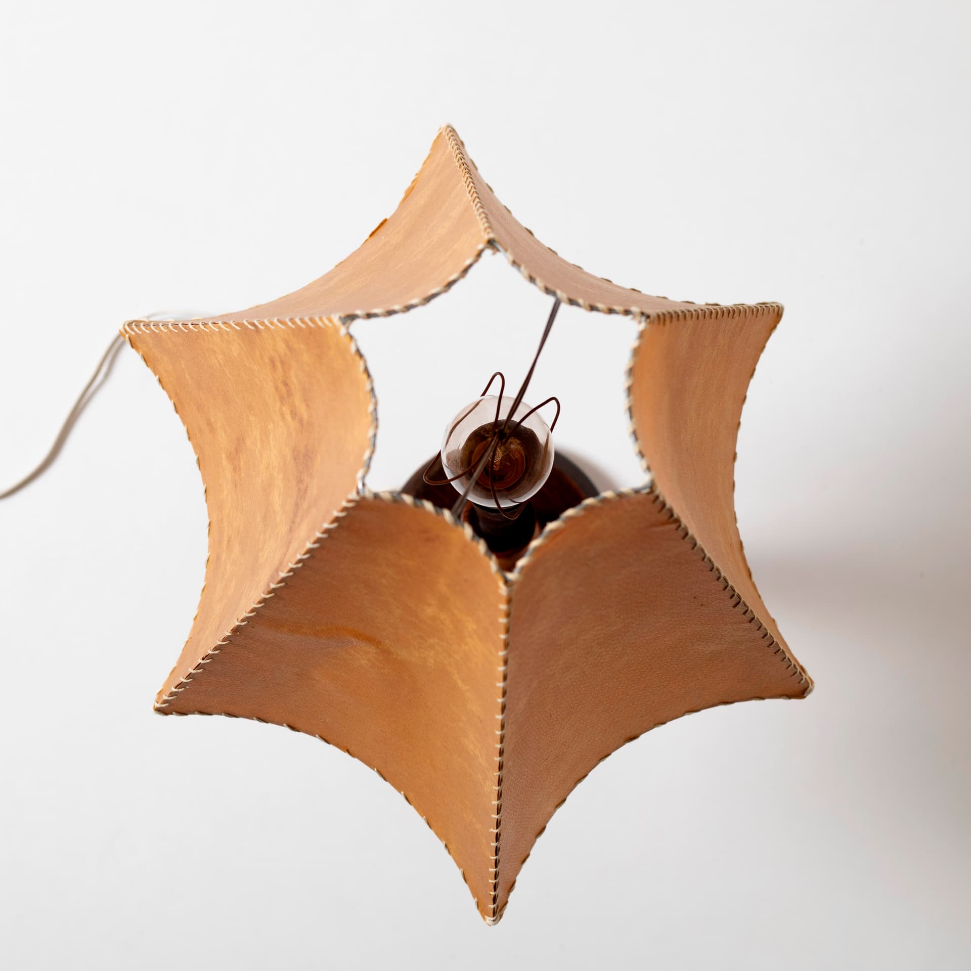 Lampa stołowa art déco, drewno brązowy jasny, papier brązowy jasny, Czechosłowacja, lata 50. - 94398