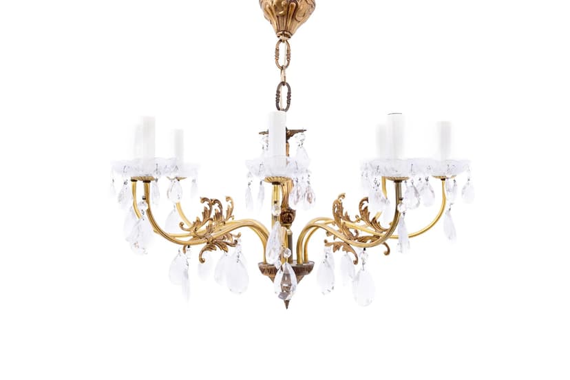 Złoty mosiężny żyrandol z kryształami, Europa Północna, lata 60.