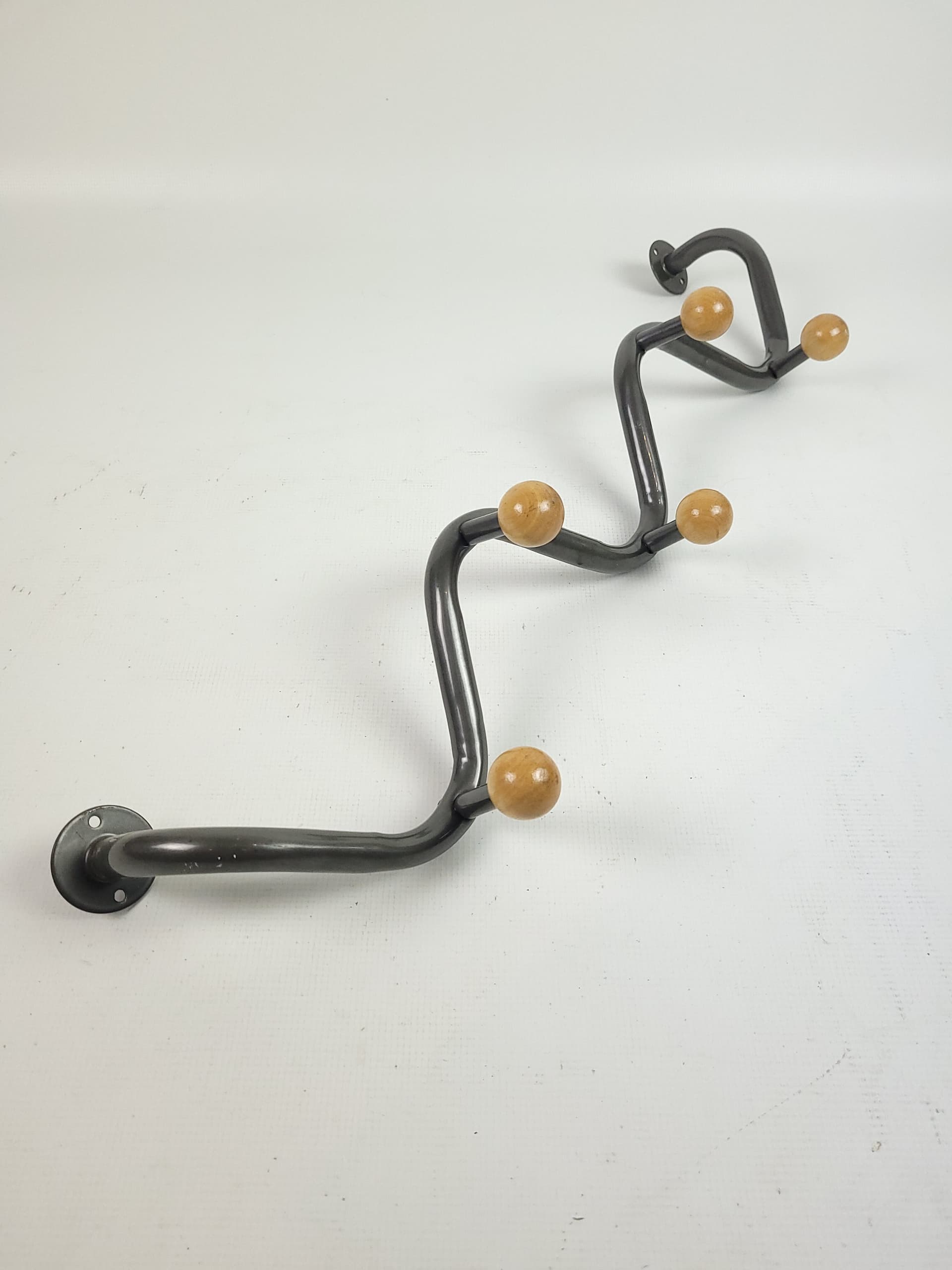 Wieszak ścienny z lat 90. - 96037