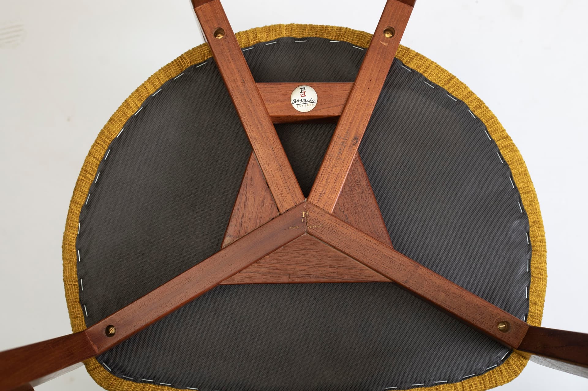 Zestaw pięciu krzeseł, drewno tekowe, musztardowy, proj. I. Klingenberg, France & Søn, Dania, lata 60. - 96204